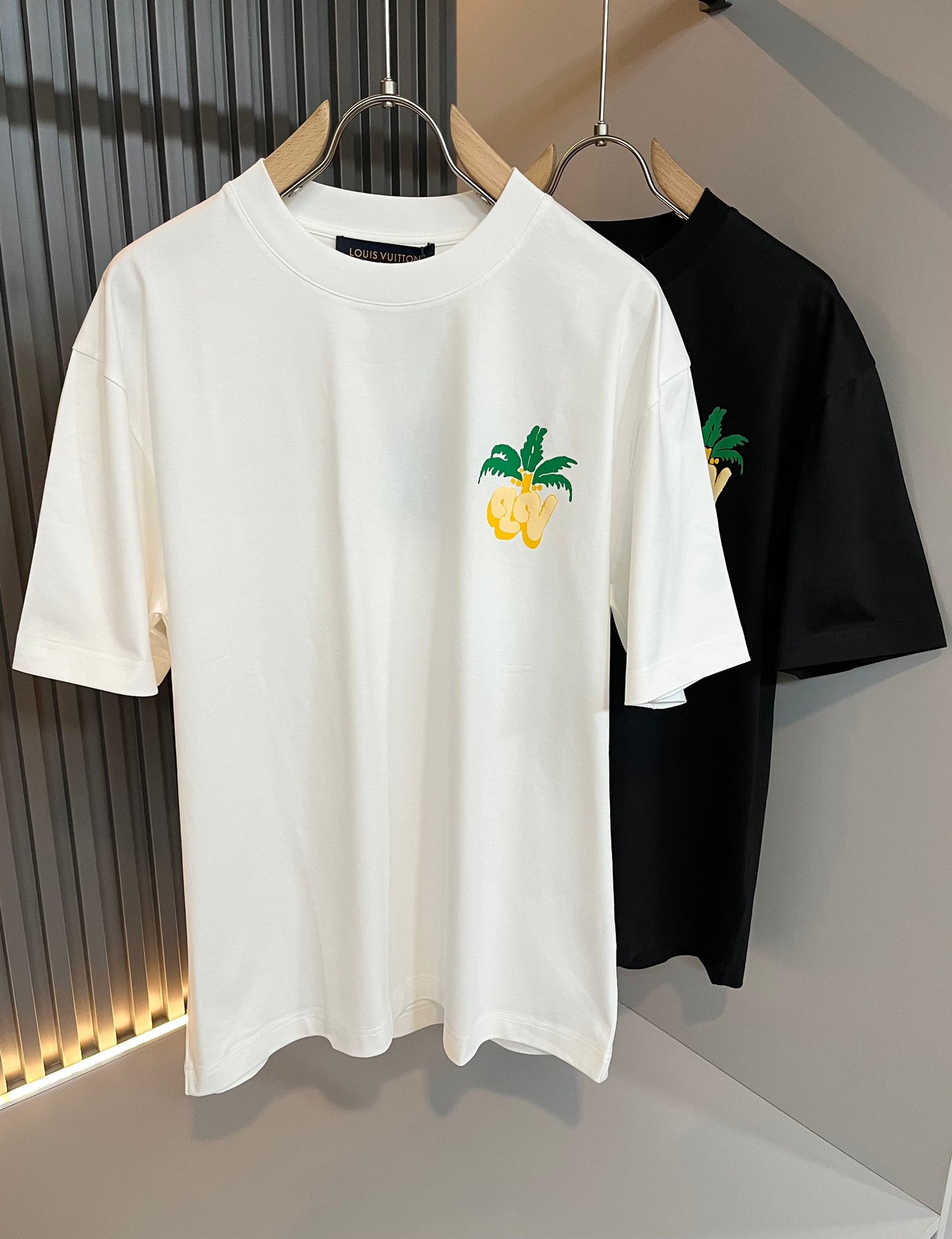 LOUI*V new t-shirt signature logo print