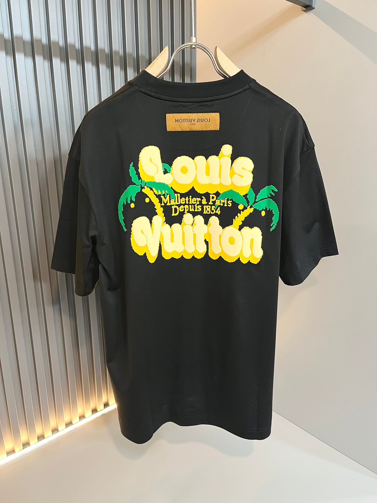 LOUI*V new t-shirt signature logo print