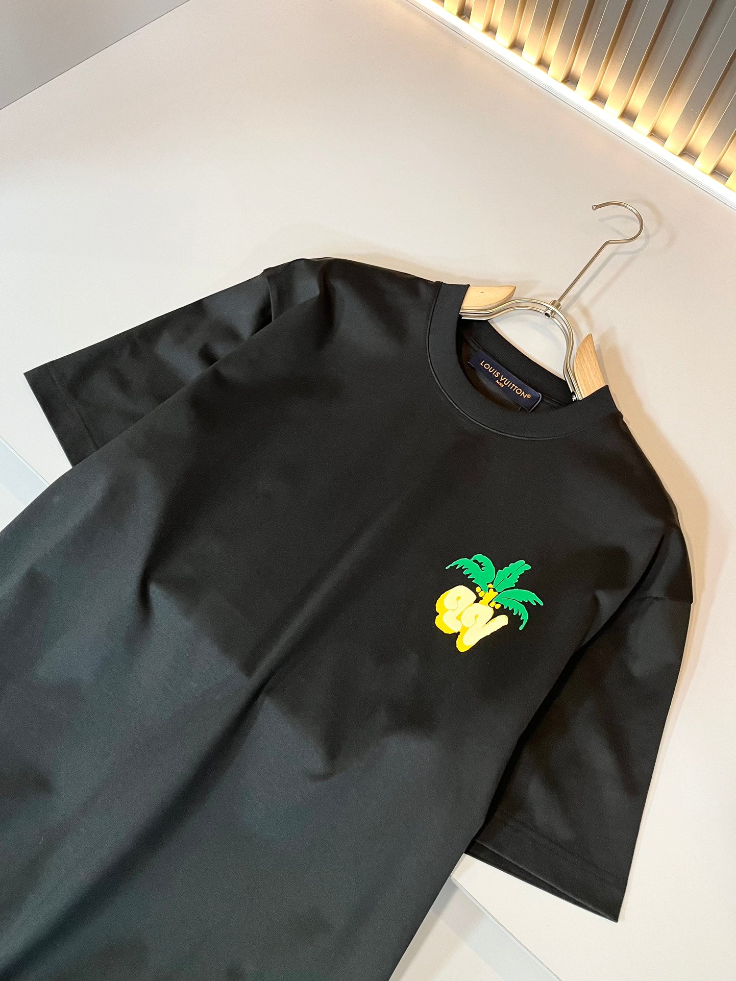 LOUI*V new t-shirt signature logo print