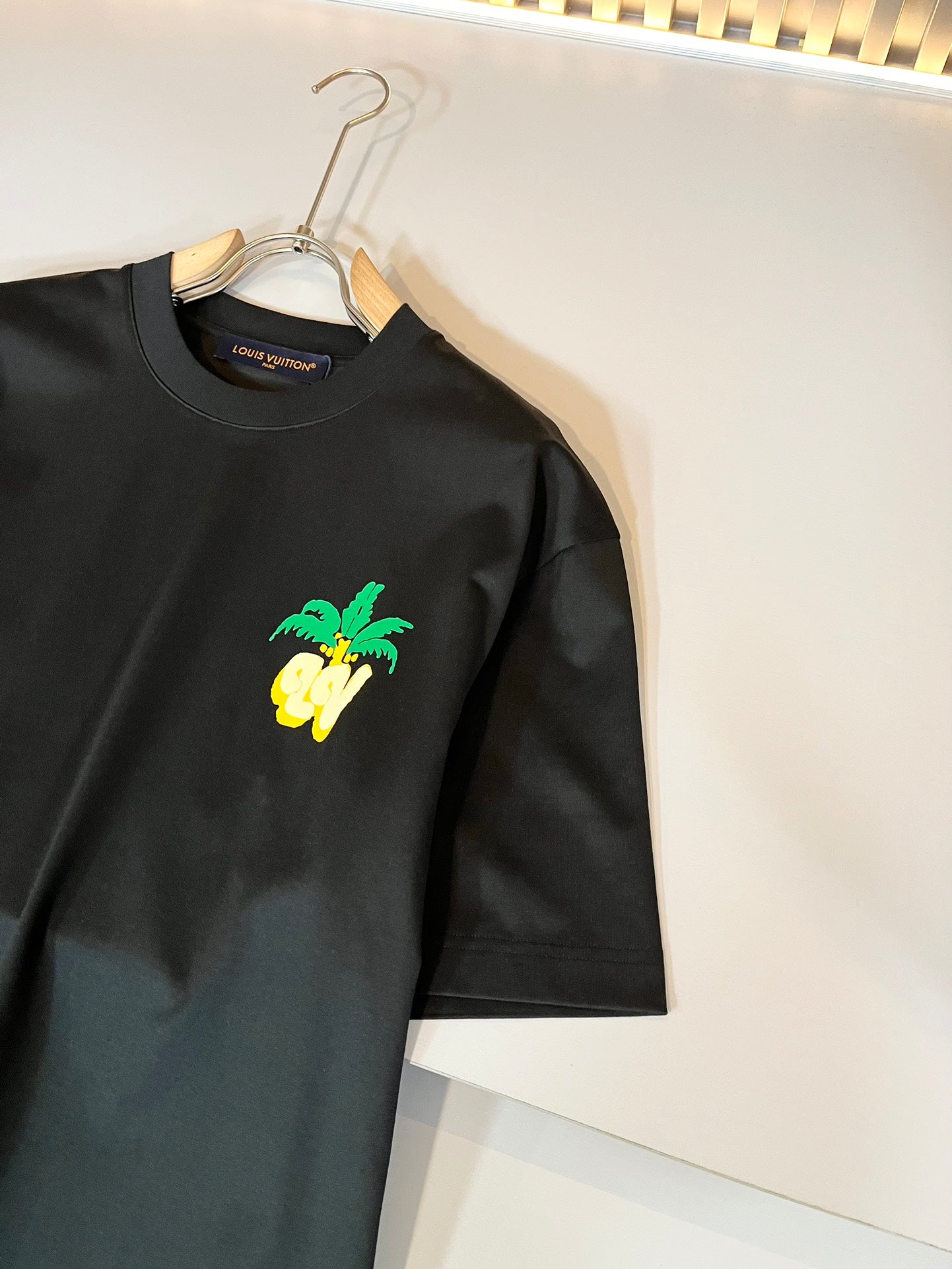 LOUI*V new t-shirt signature logo print