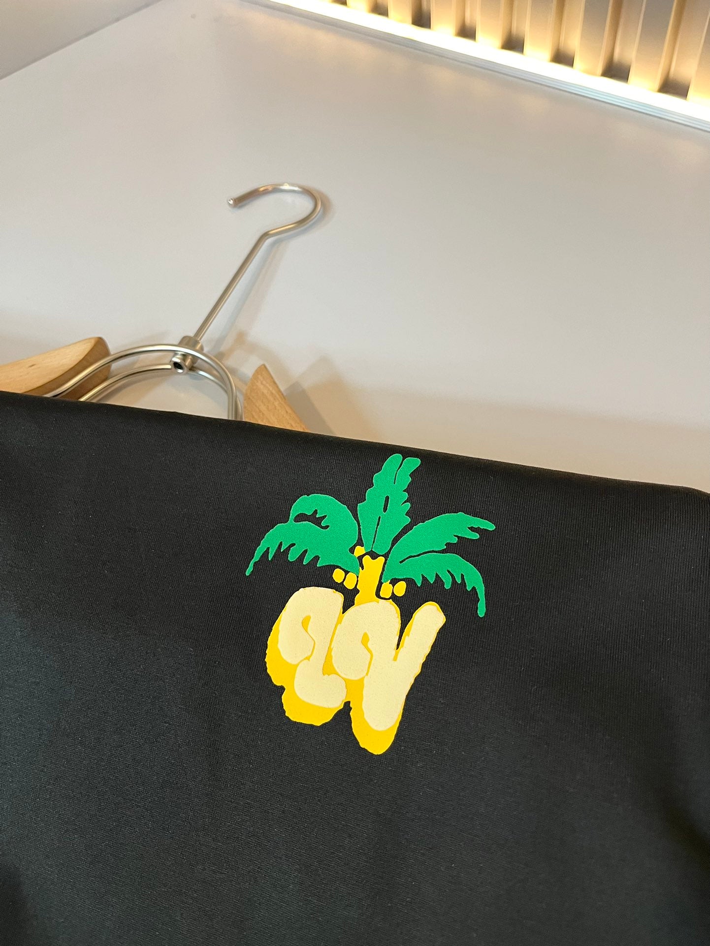 LOUI*V new t-shirt signature logo print