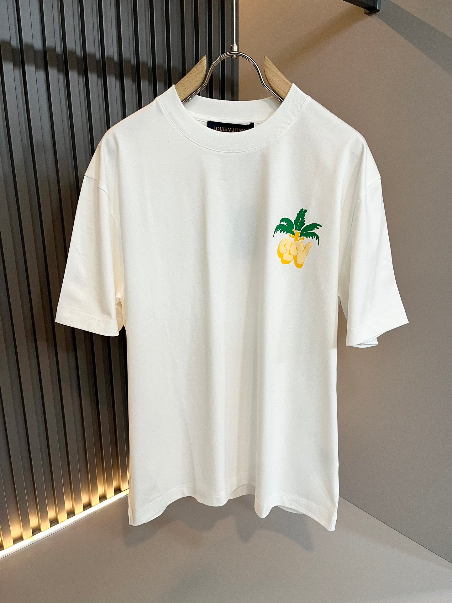 LOUI*V new t-shirt signature logo print