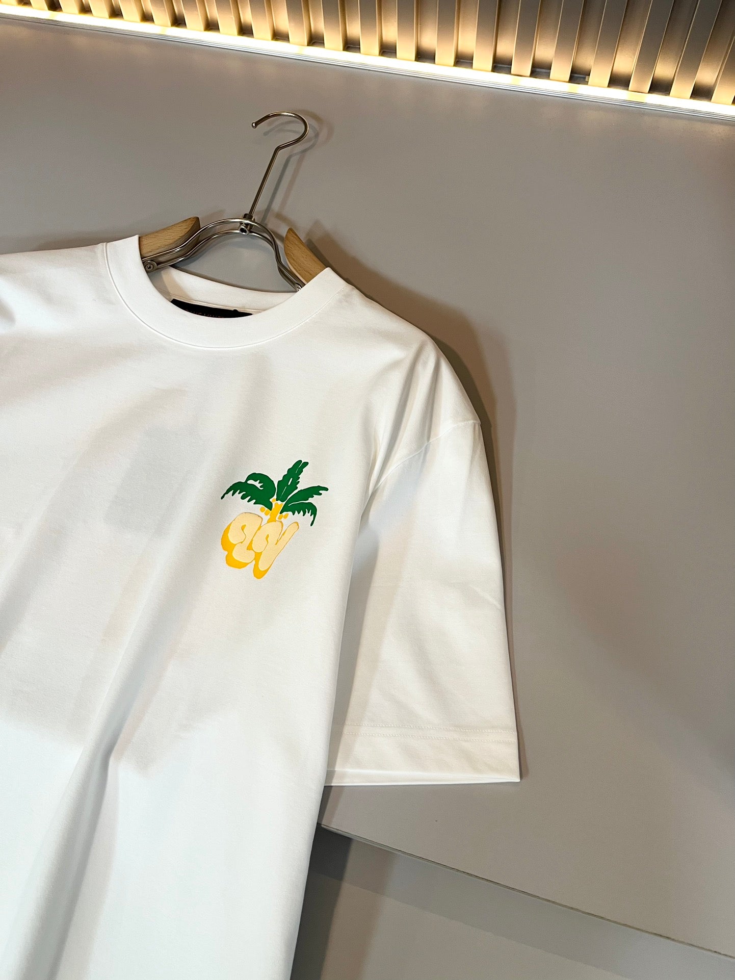 LOUI*V new t-shirt signature logo print