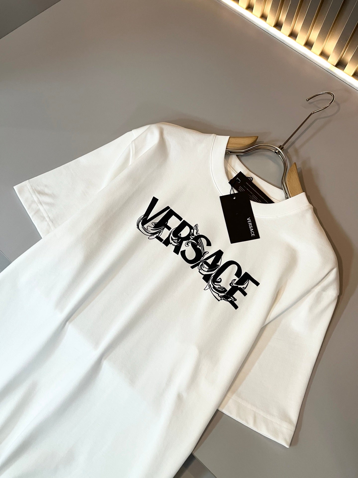 VERSA* 2025ss letter logo printed t-shirt