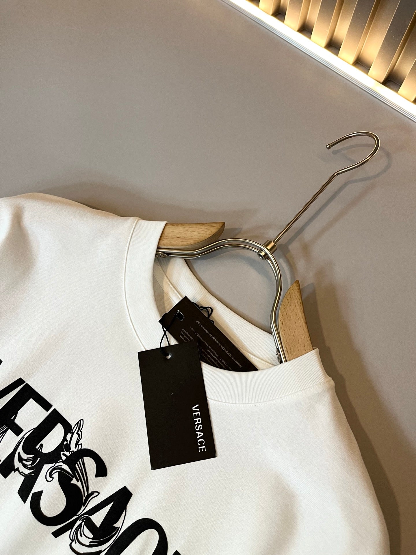 VERSA* 2025ss letter logo printed t-shirt