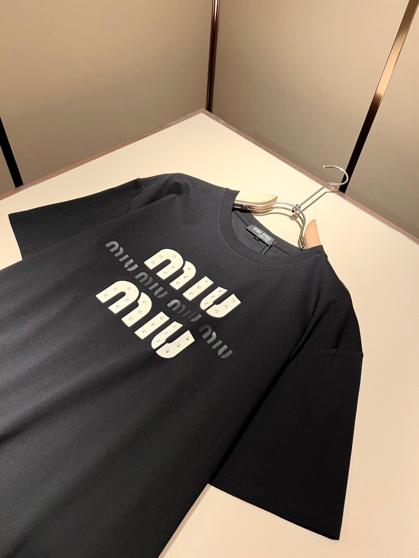 M1UM1U 2025ss laminated cotton t-shirt