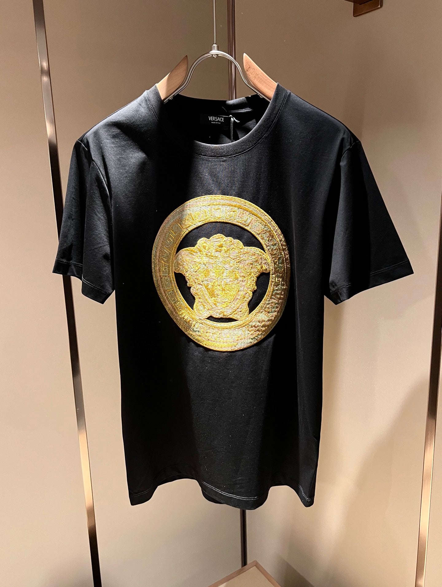VERSA* embroidered medusa logo t-shirt