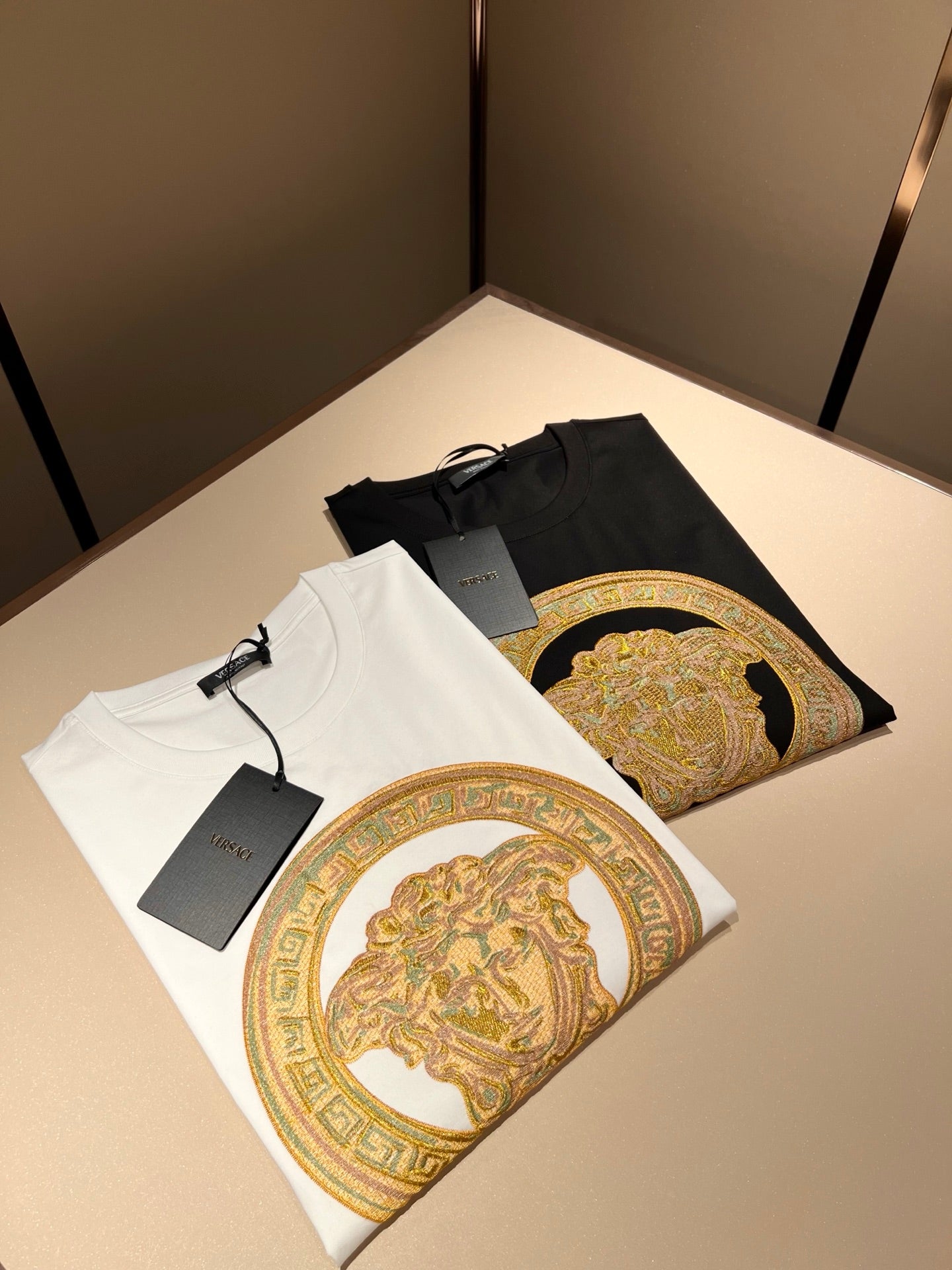 VERSA* embroidered medusa logo t-shirt