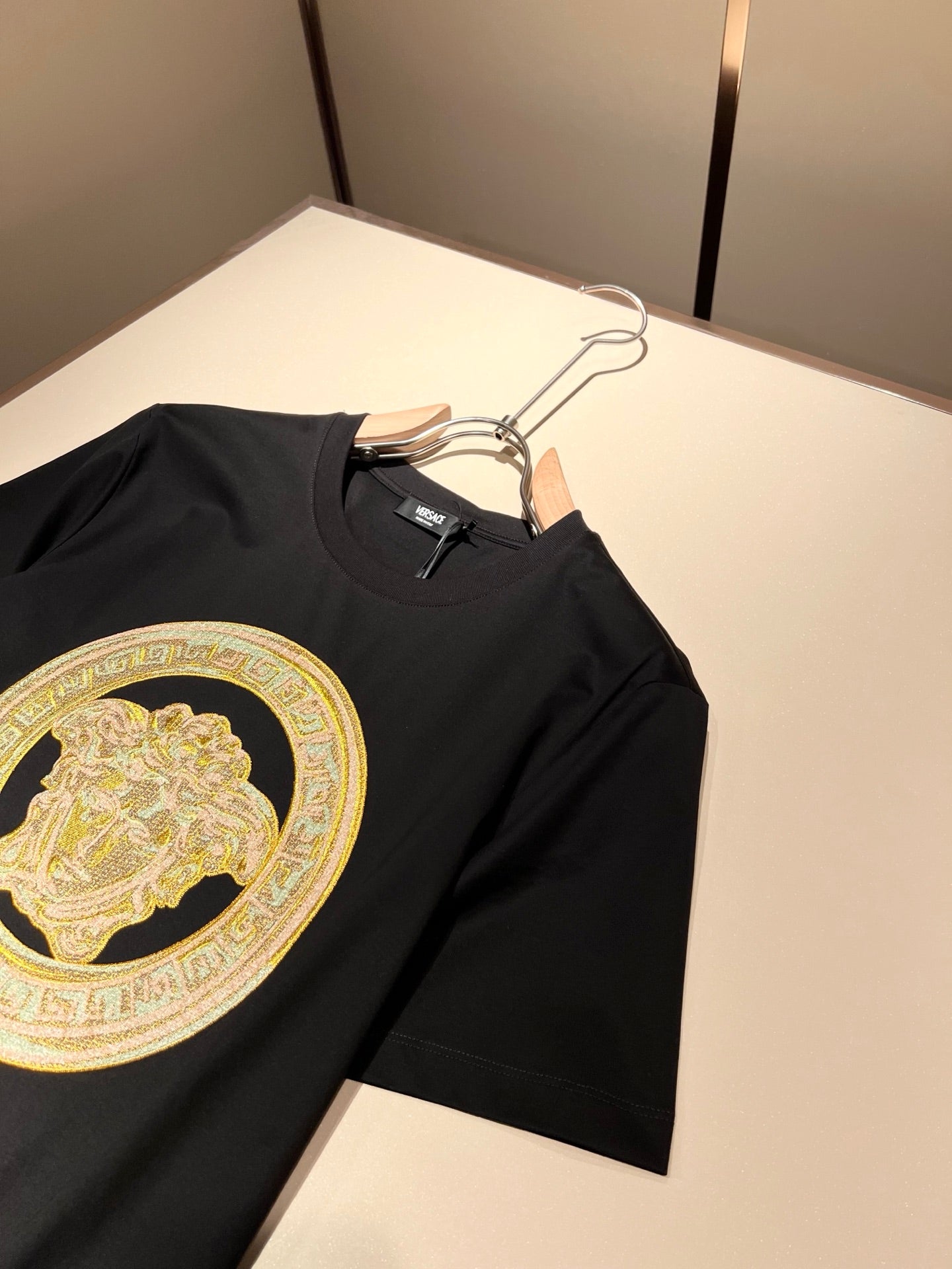 VERSA* embroidered medusa logo t-shirt