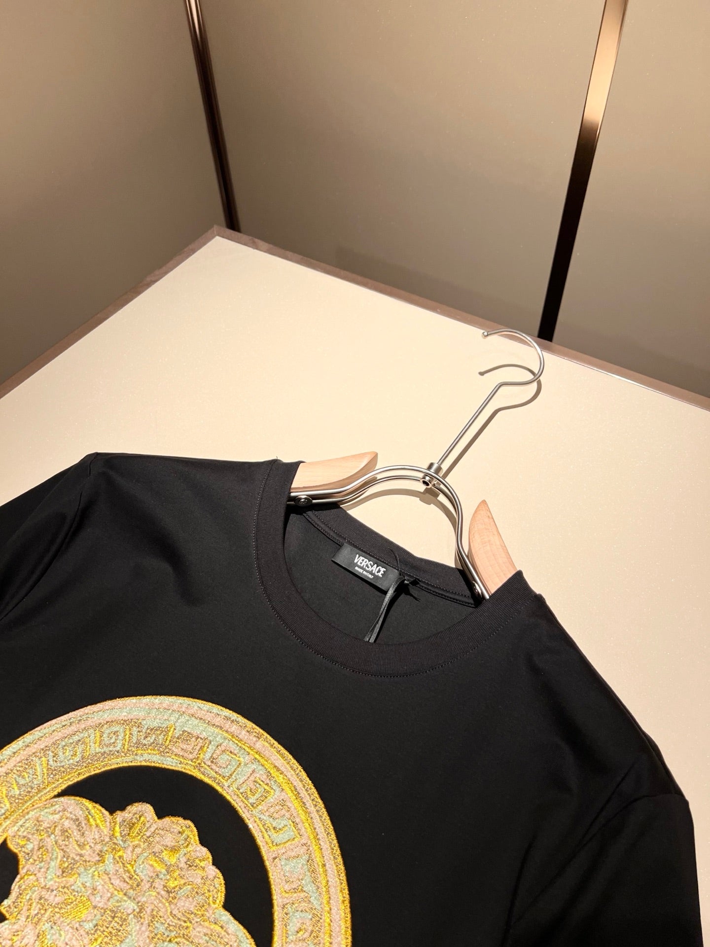 VERSA* embroidered medusa logo t-shirt