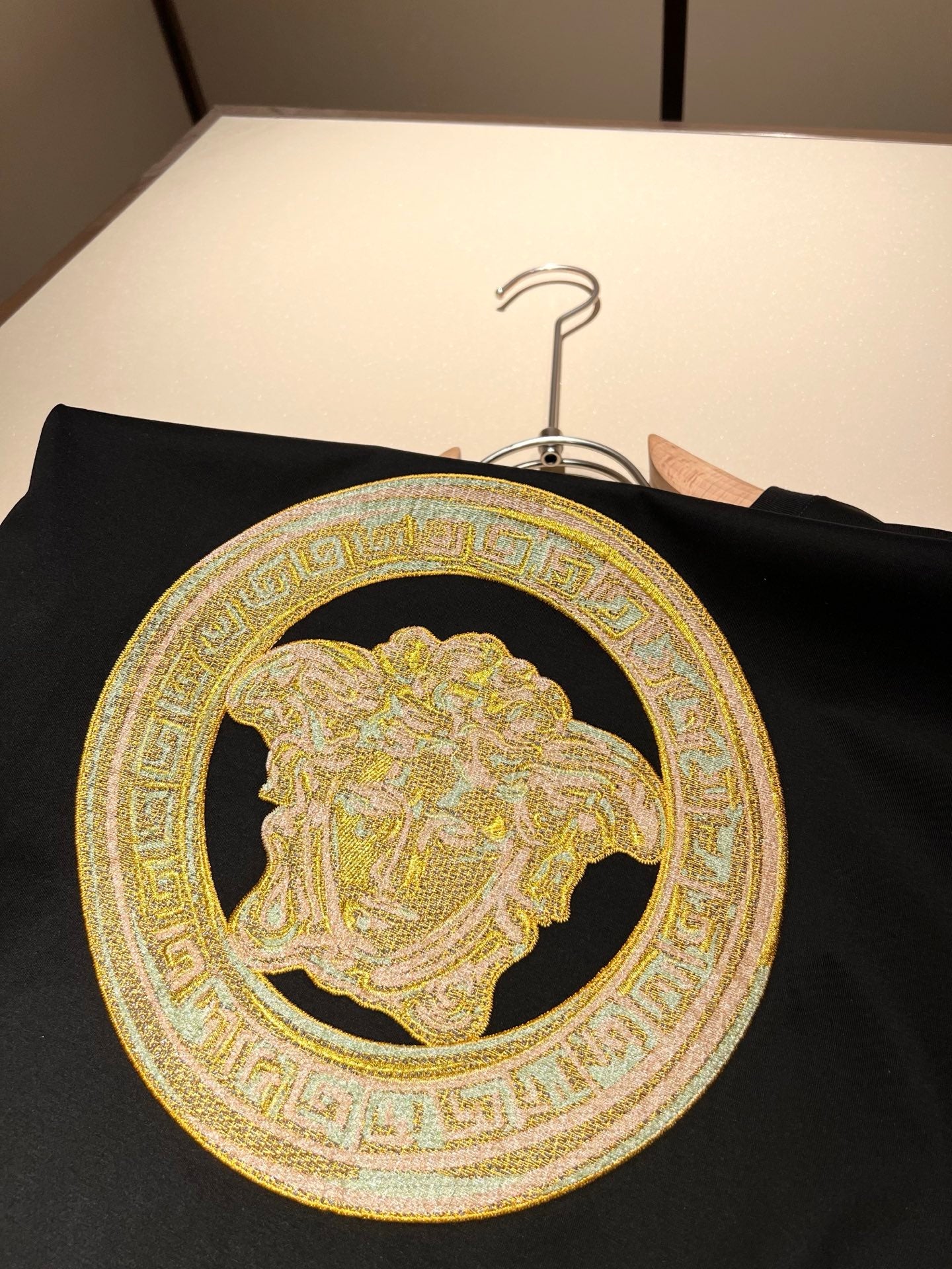 VERSA* embroidered medusa logo t-shirt