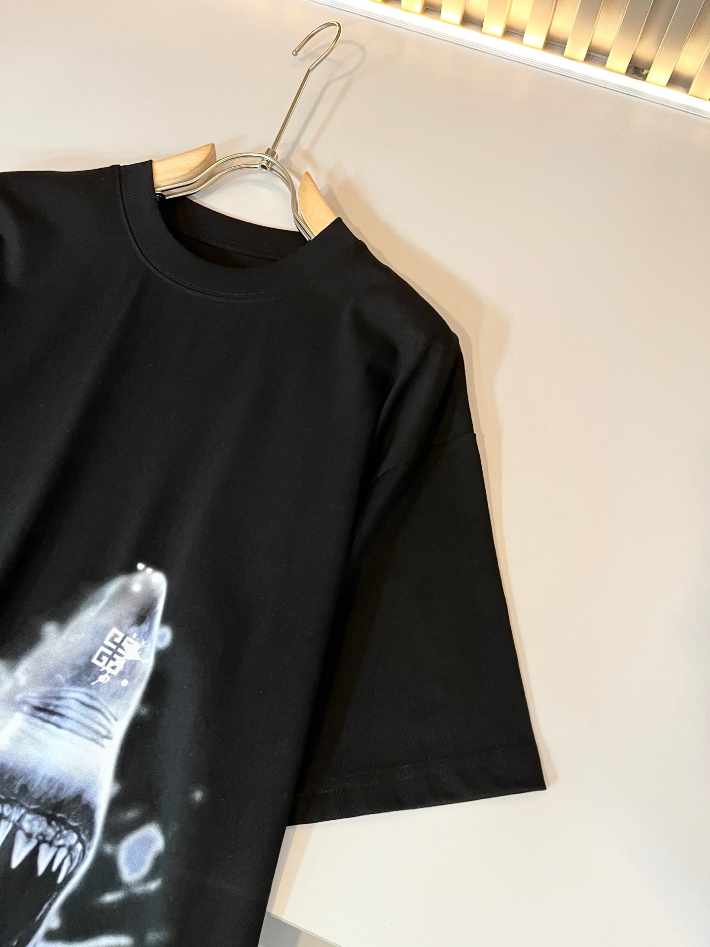 GIV* printed shark graphic t-shirt