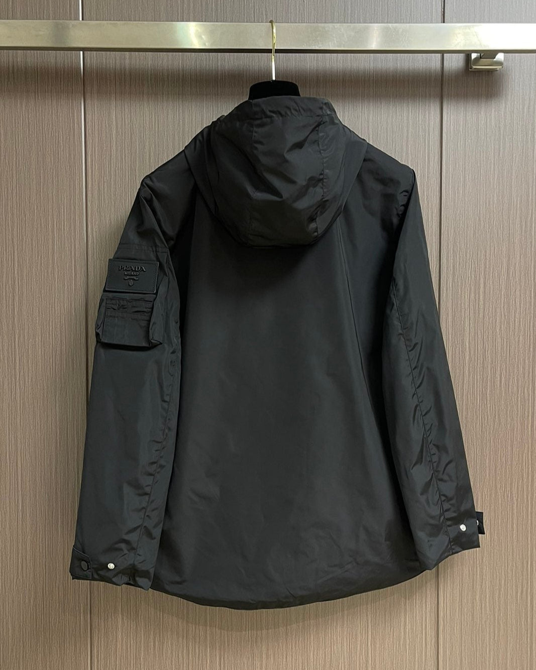 PRA* Technical fabric down jacket with hood