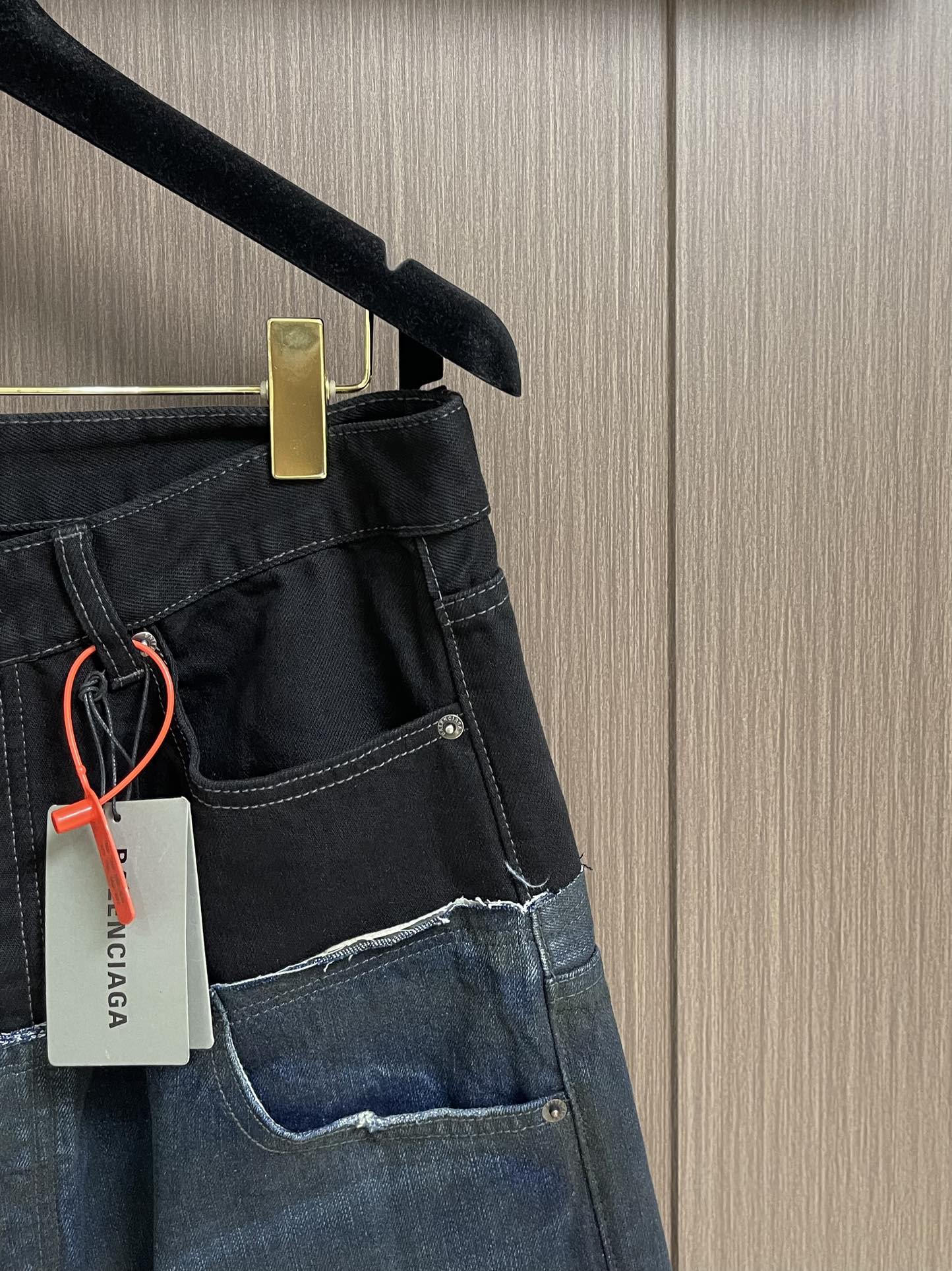 BALENC* Cut-Up Baggy Pants in black denim