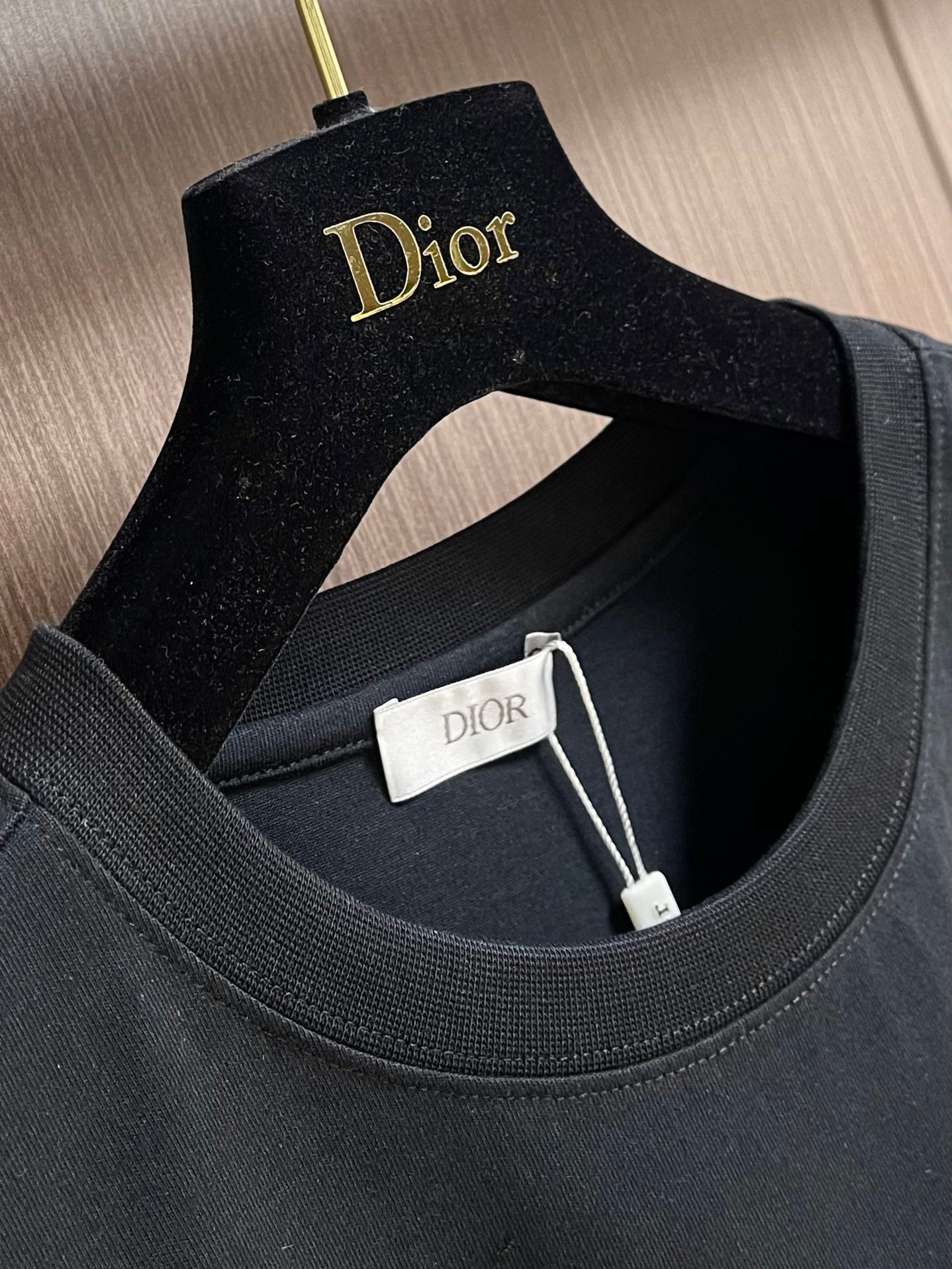 DIO* Lily of the valley colorful flocking letter embroidered T-shirt