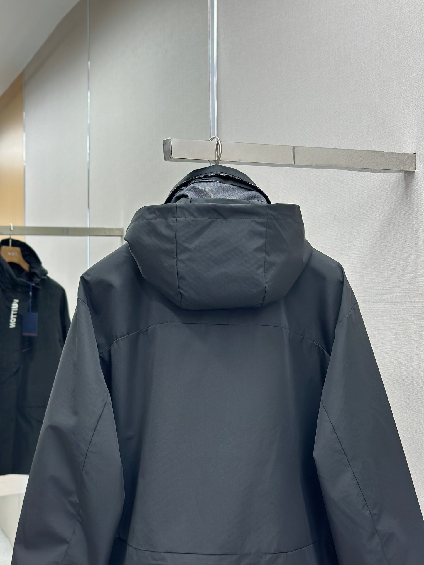 LOUI*V Technical Mid-Length Parka