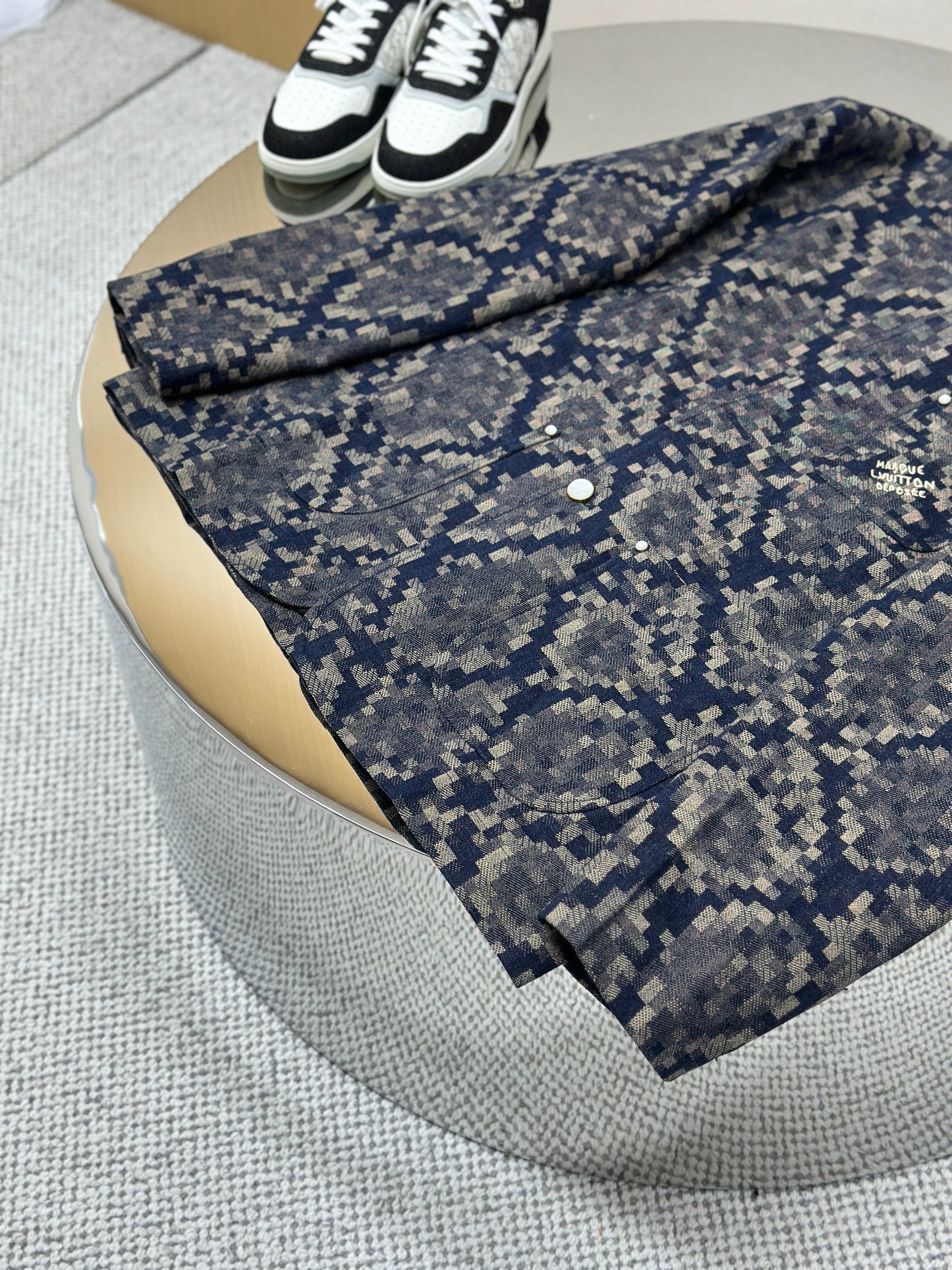 LOUI*V Graphic Collarless Denim Jacket