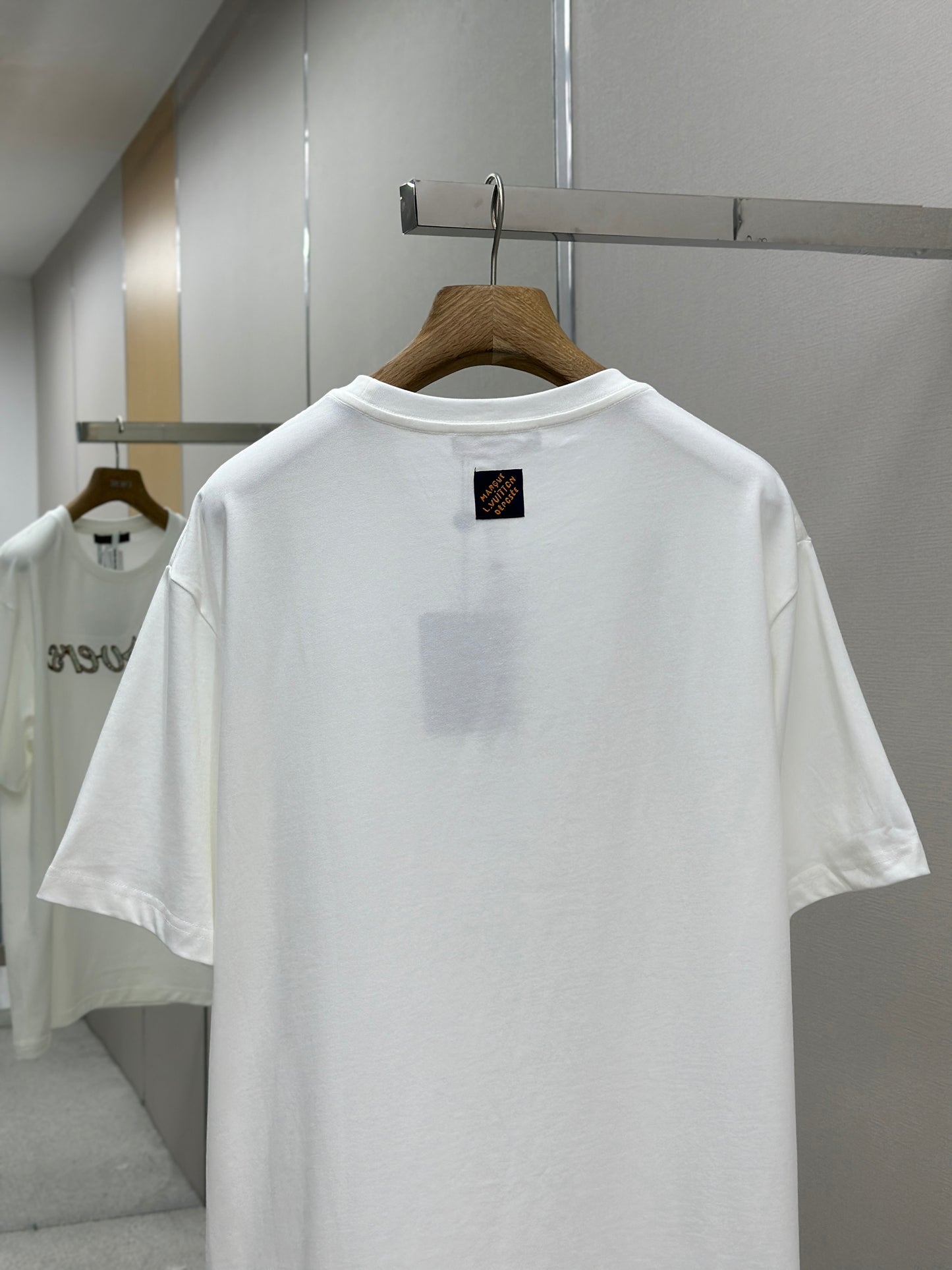 LOUI*V Embroidered Short-Sleeved T-Shirt