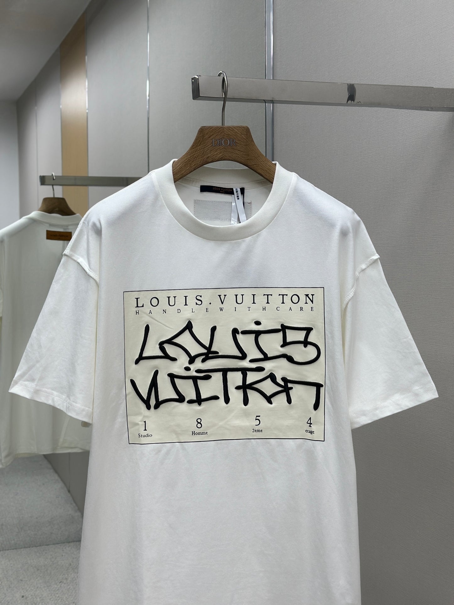 LOUI*V Abstract embroidery letter T-shirt
