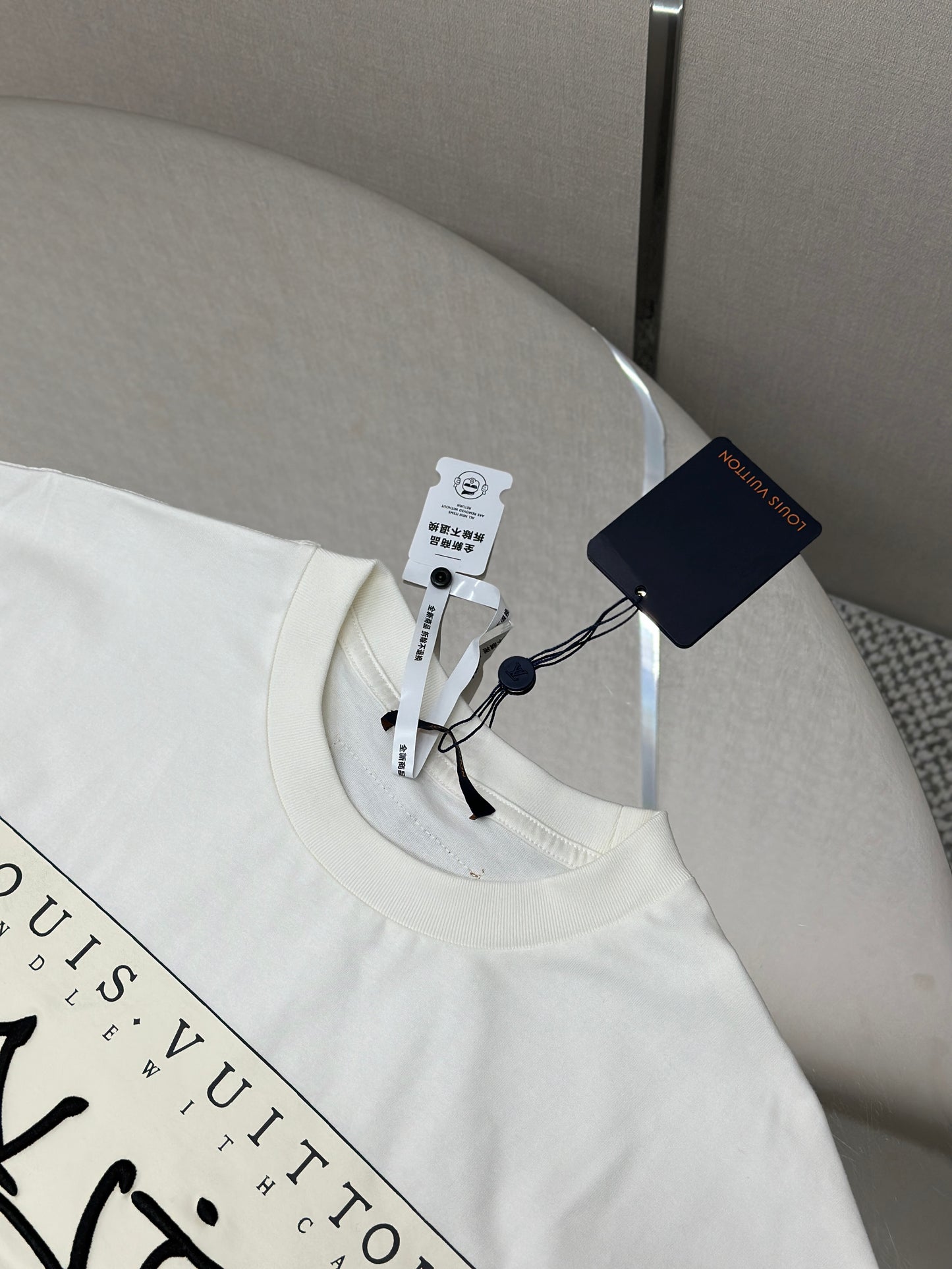 LOUI*V Abstract embroidery letter T-shirt