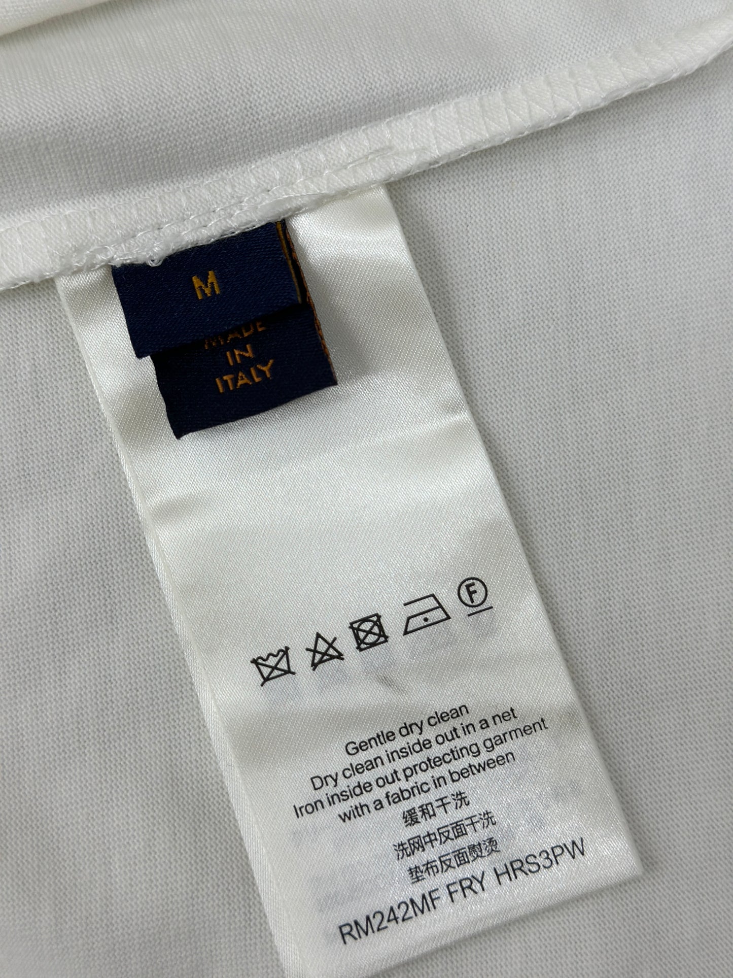 LOUI*V Abstract embroidery letter T-shirt