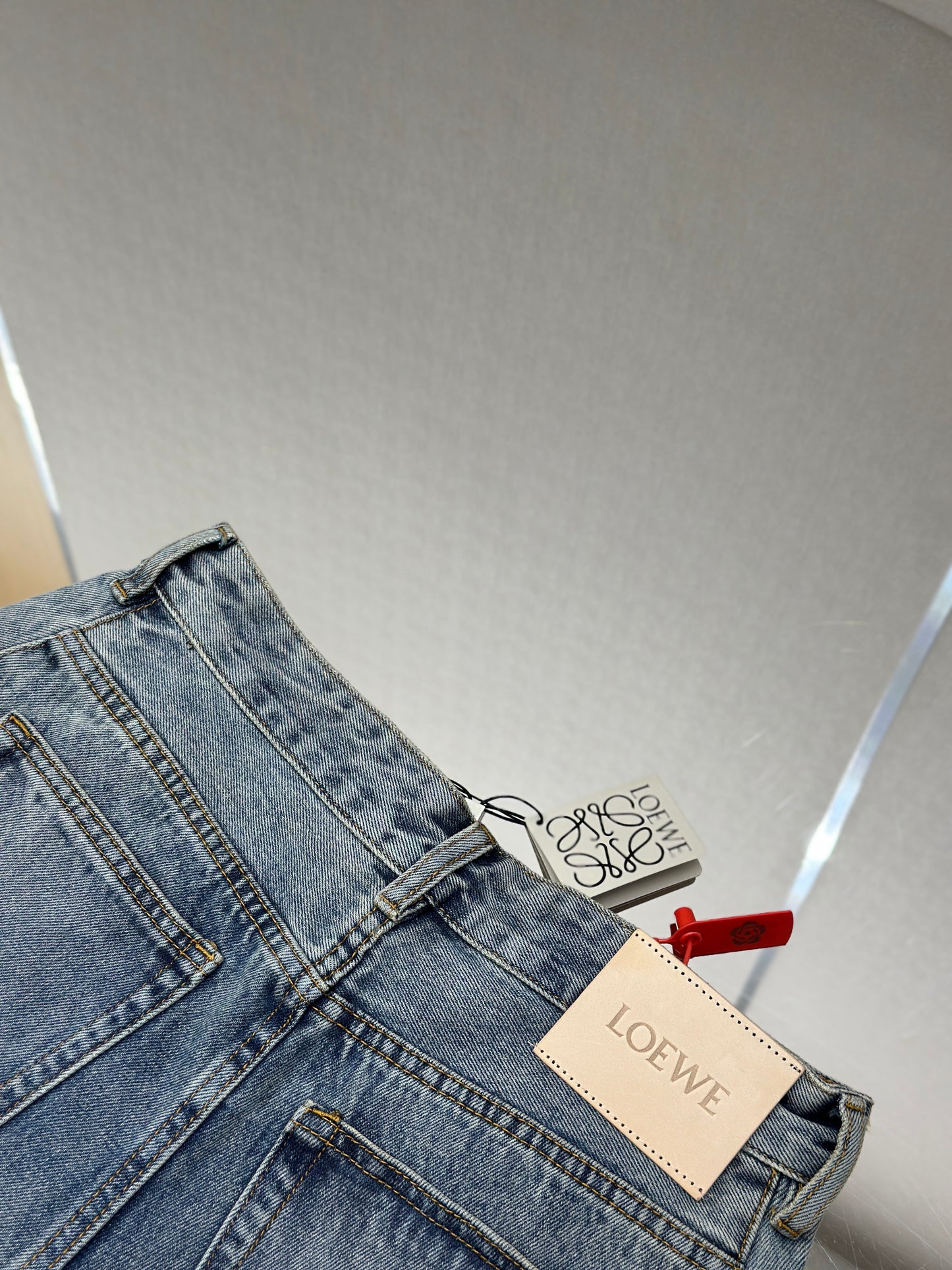 LOE*W Anagram barrel jeans in denim