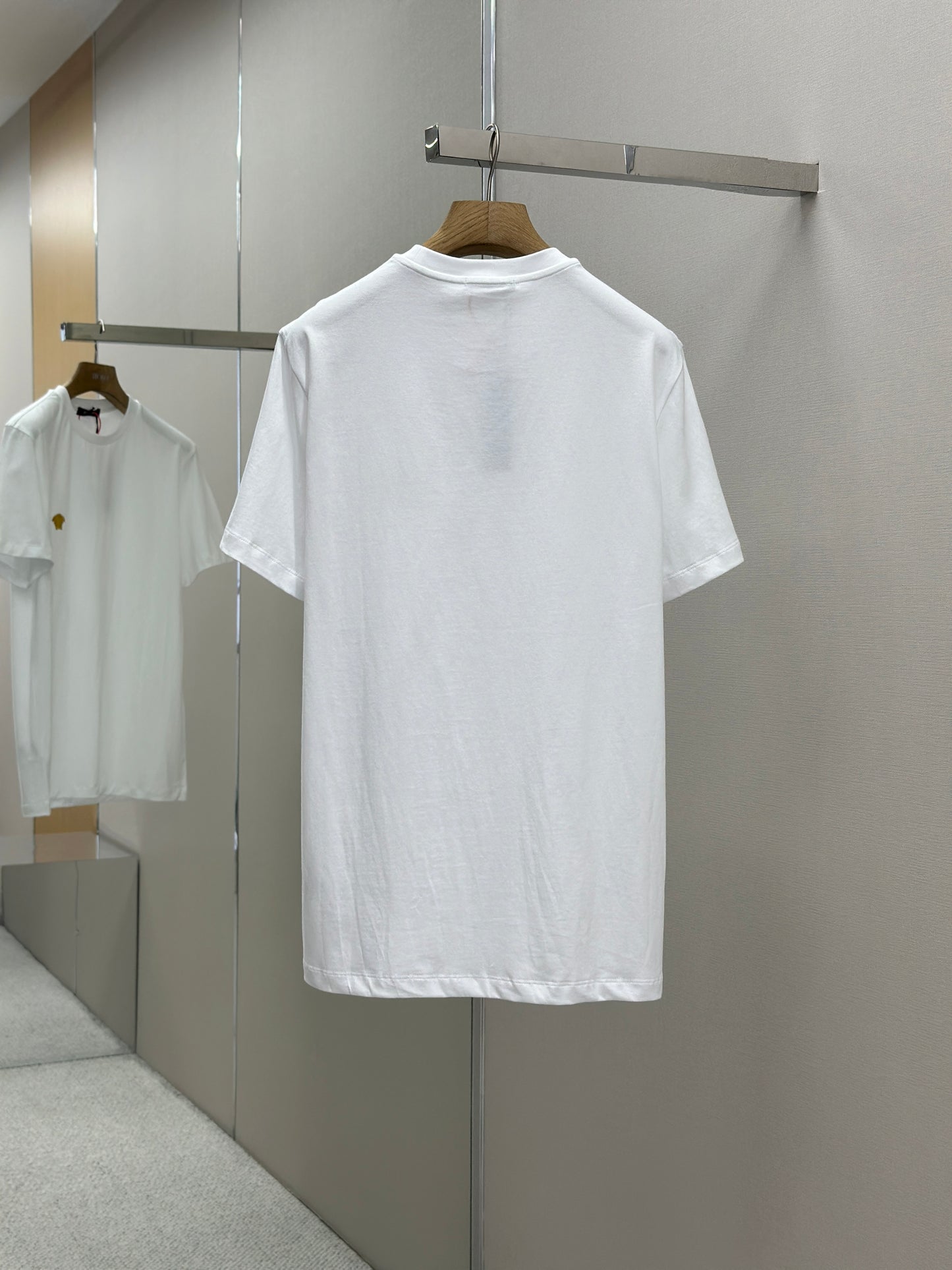 VERSA* Medusa T-Shirt