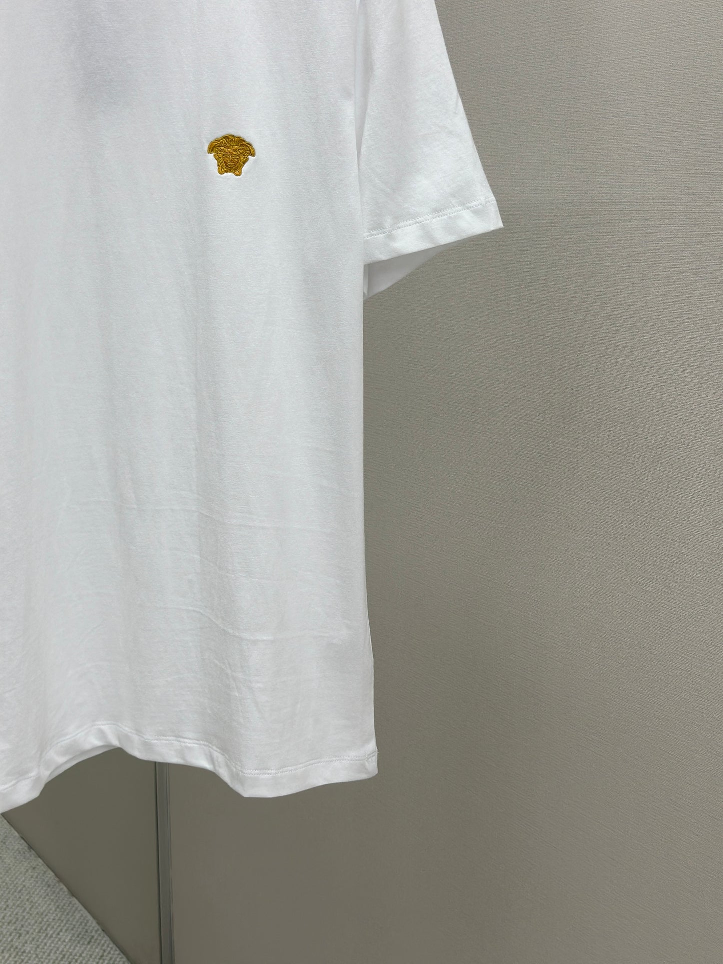 VERSA* Medusa T-Shirt