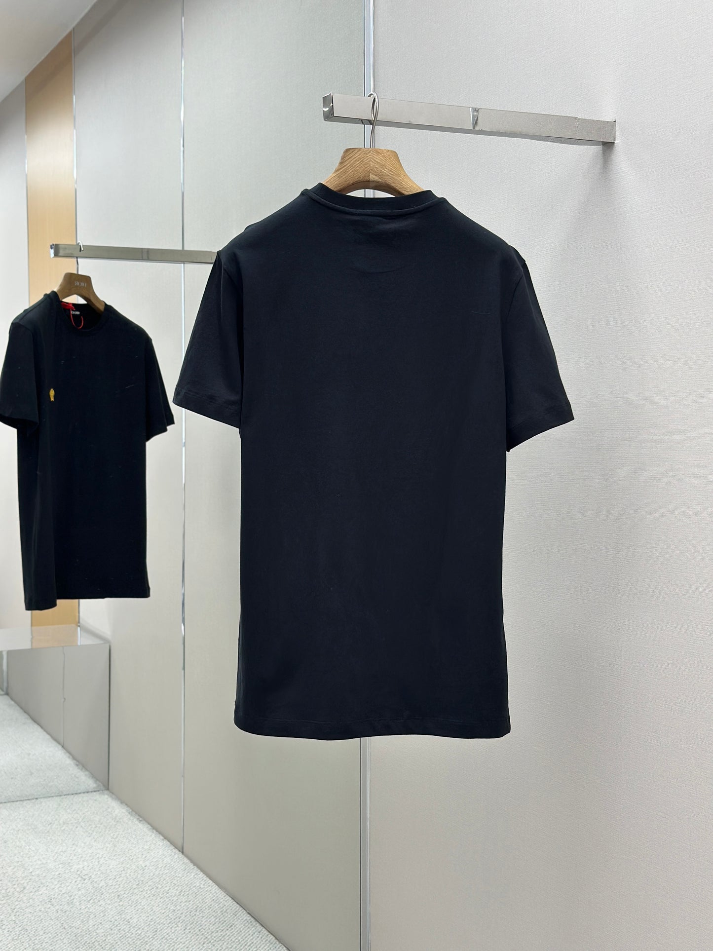 VERSA* Medusa T-Shirt