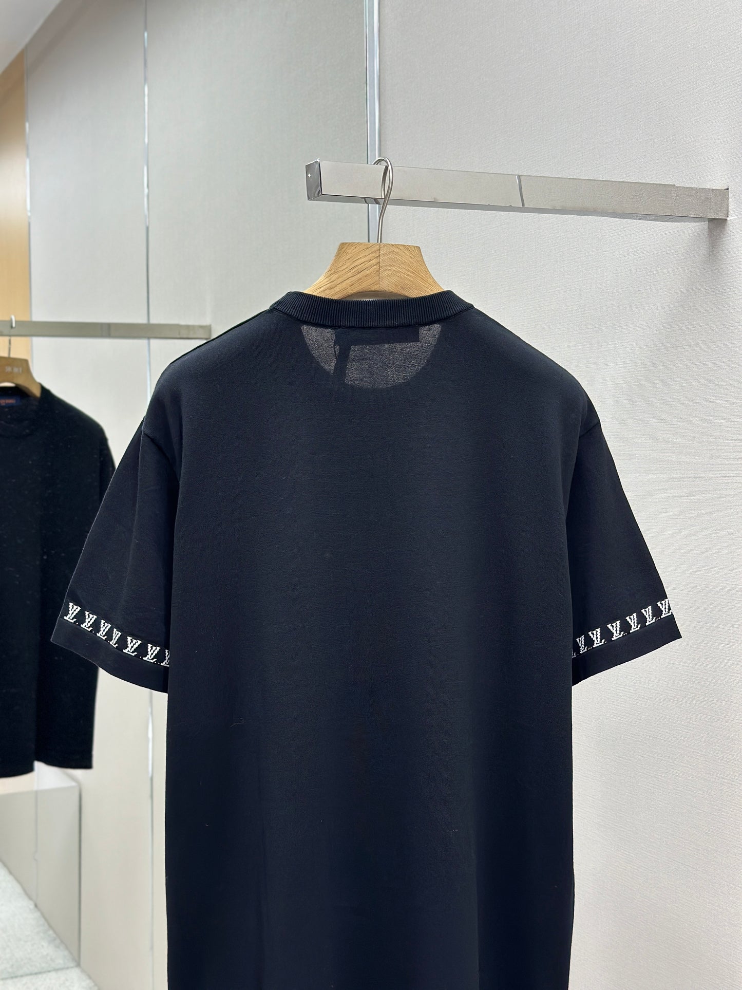LOUI*V Signature Short-Sleeved Crewneck
