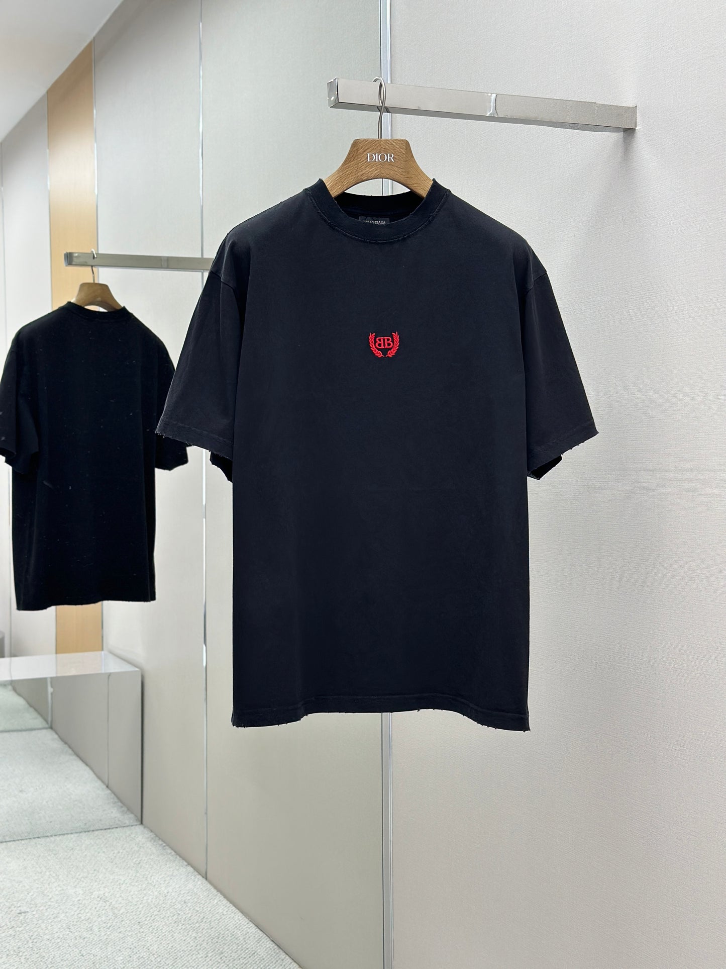 BALENC* Men's Laurel Classic T-shirt Medium Fit in Faded Black