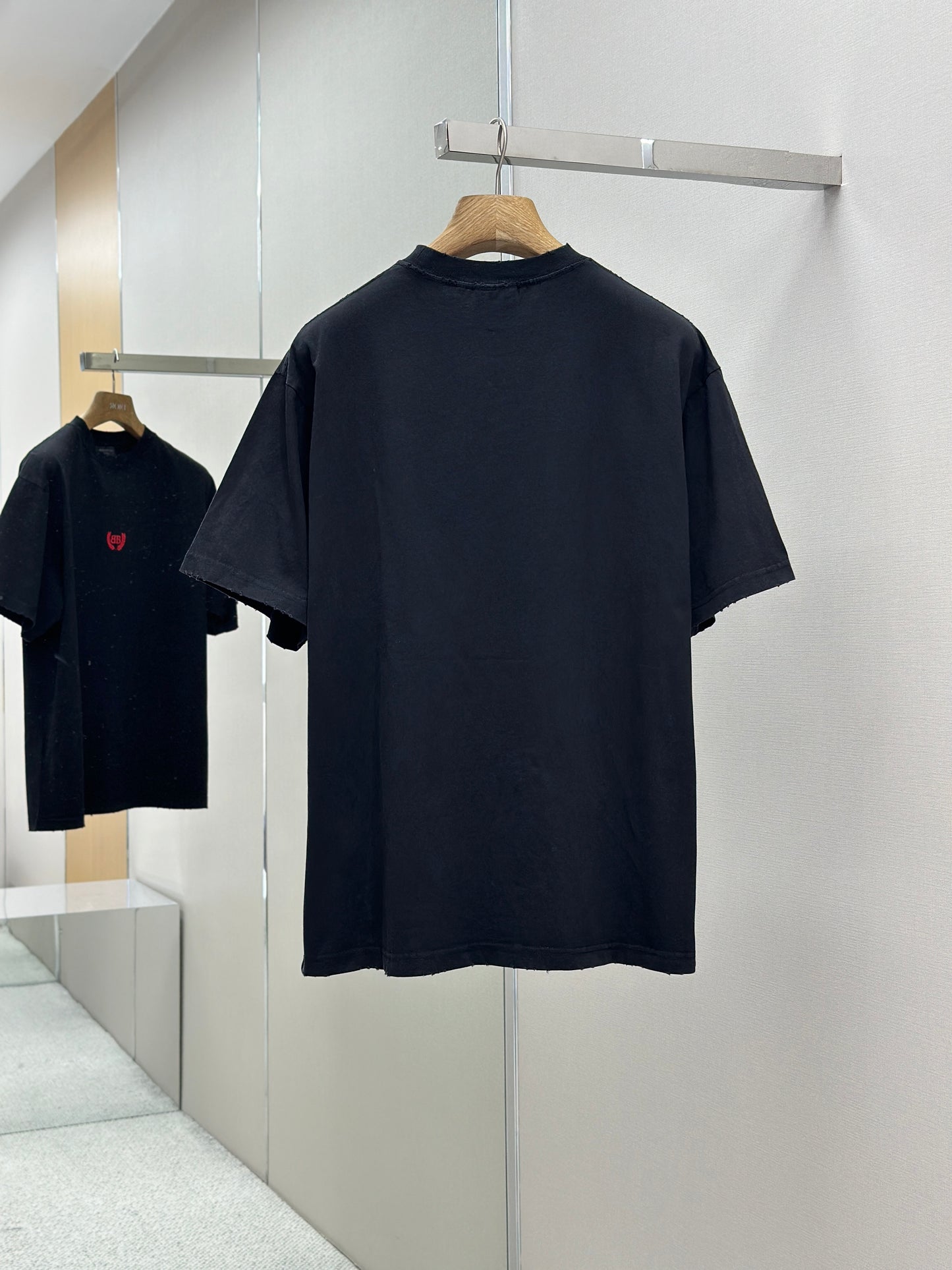 BALENC* Men's Laurel Classic T-shirt Medium Fit in Faded Black