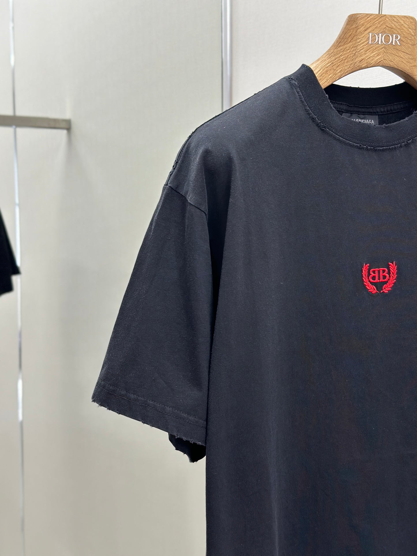 BALENC* Men's Laurel Classic T-shirt Medium Fit in Faded Black
