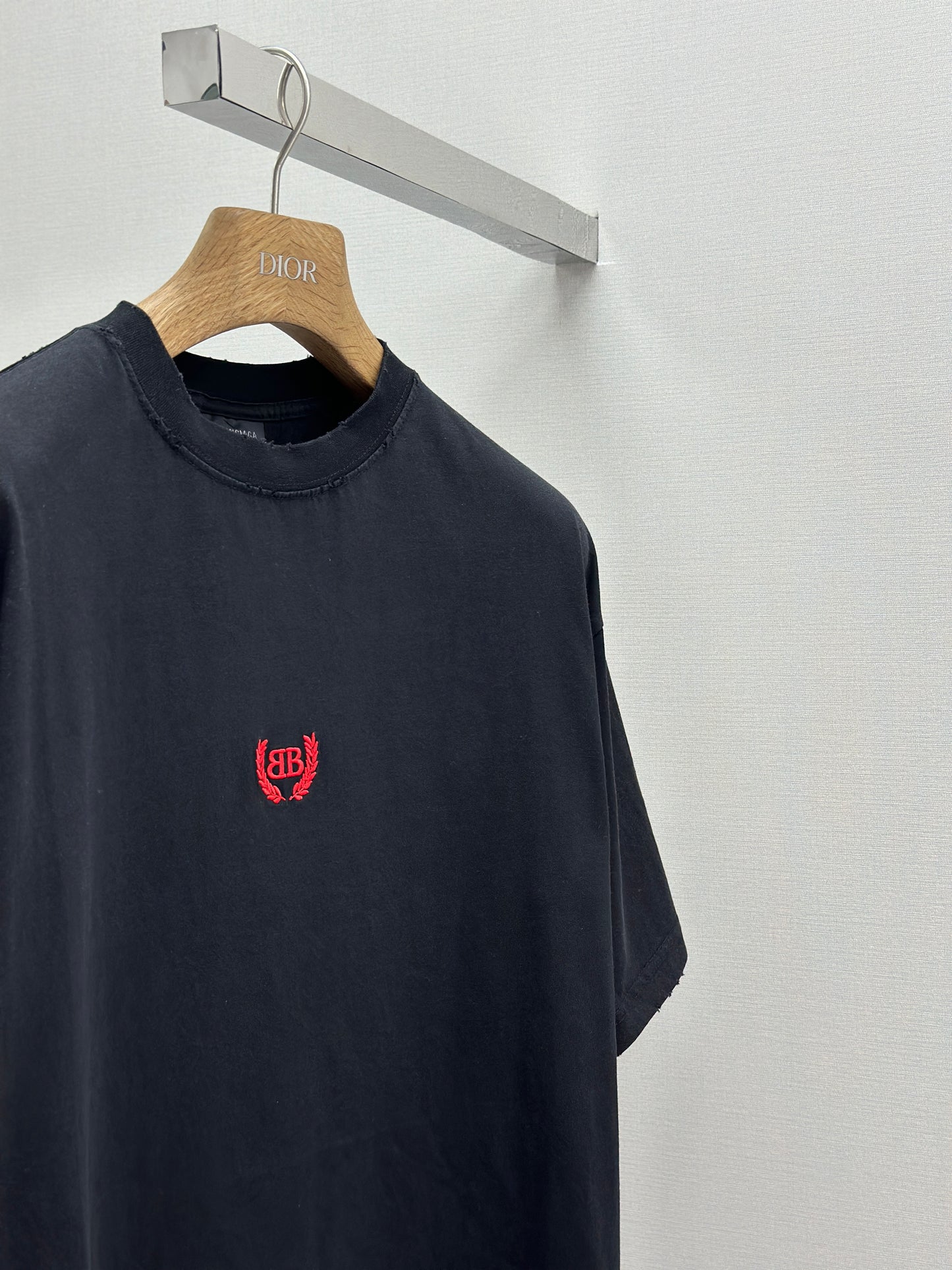 BALENC* Men's Laurel Classic T-shirt Medium Fit in Faded Black