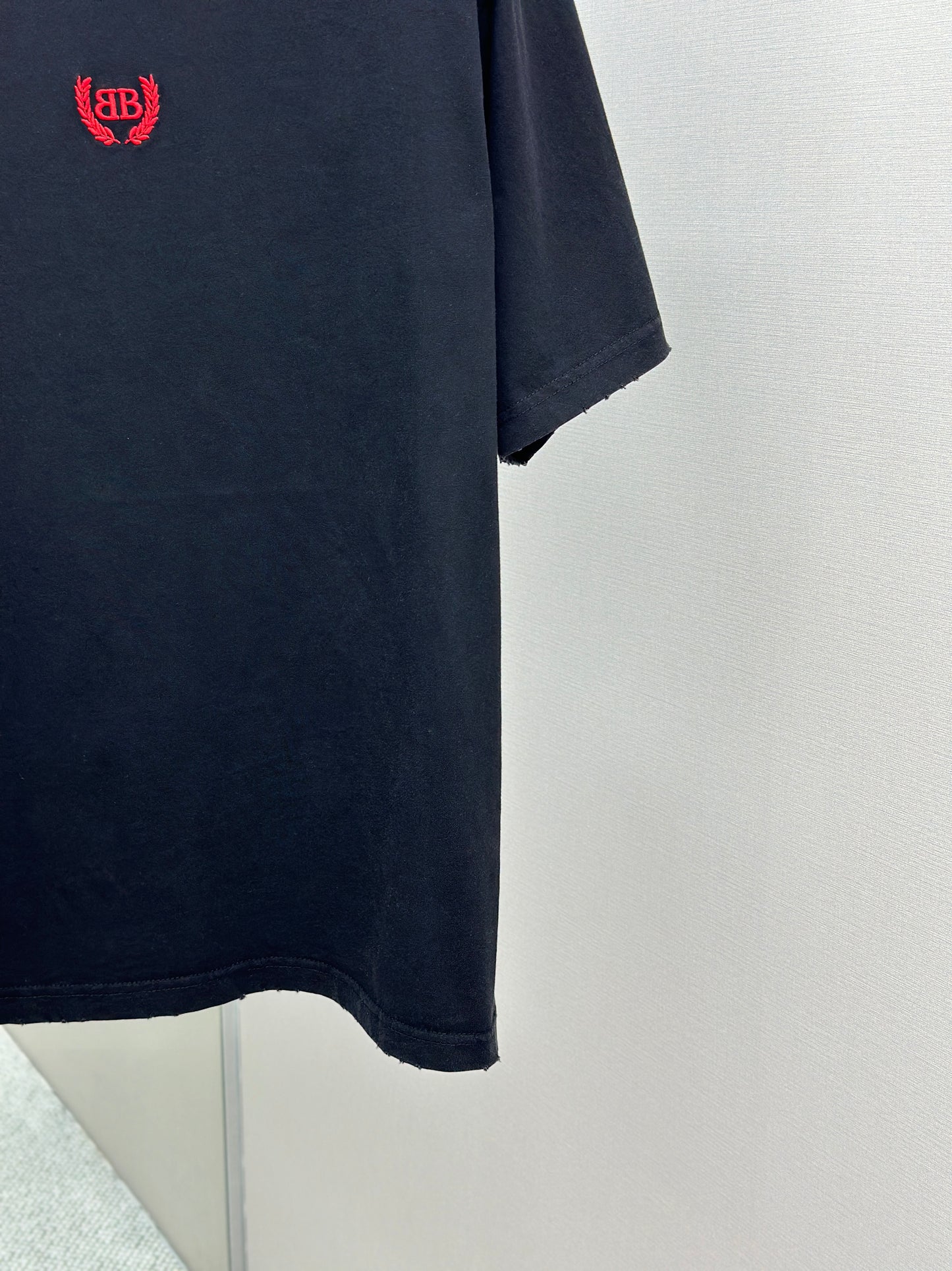 BALENC* Men's Laurel Classic T-shirt Medium Fit in Faded Black