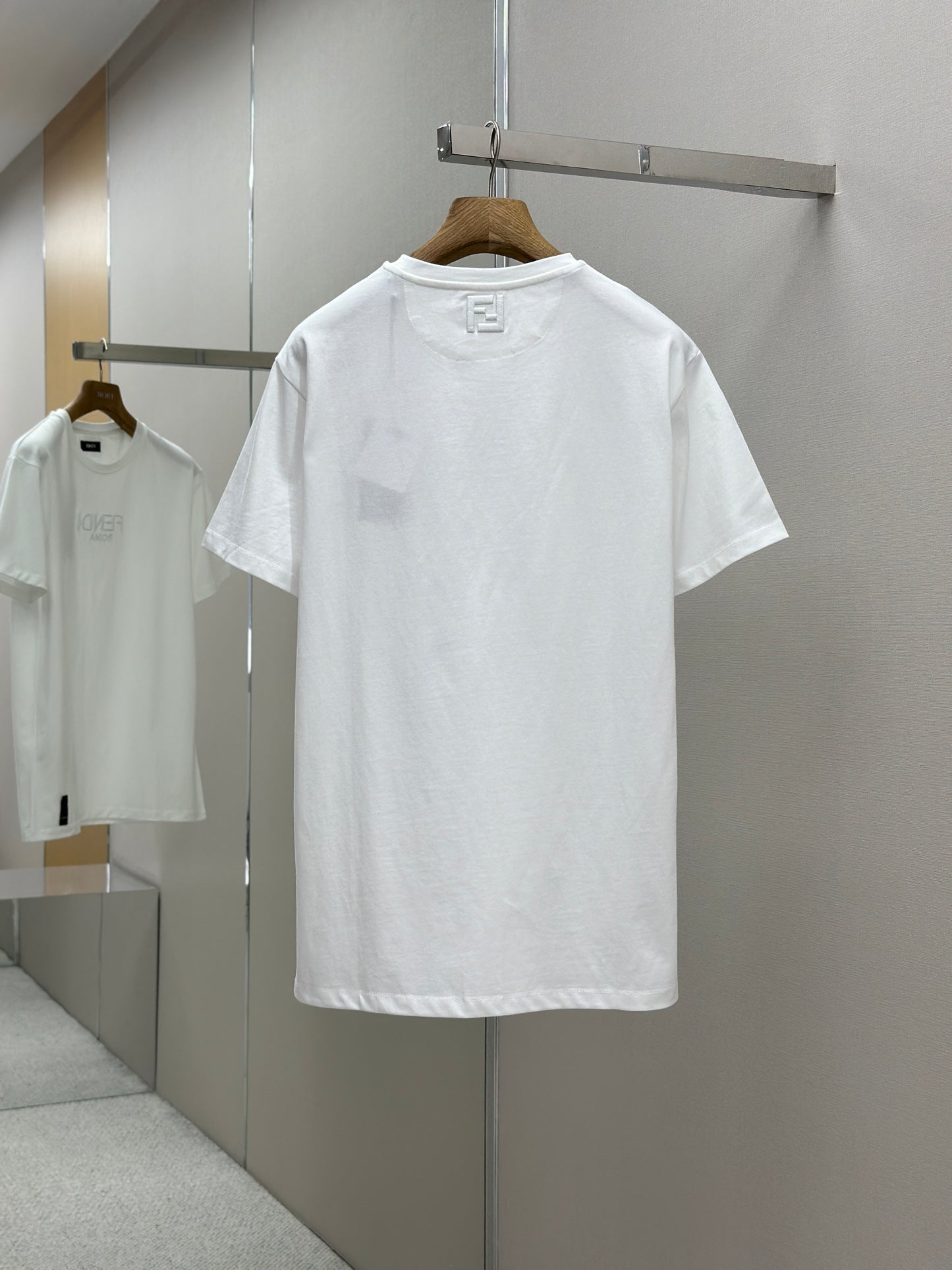 FEND1 Embellished with 3D-effect T-shirt