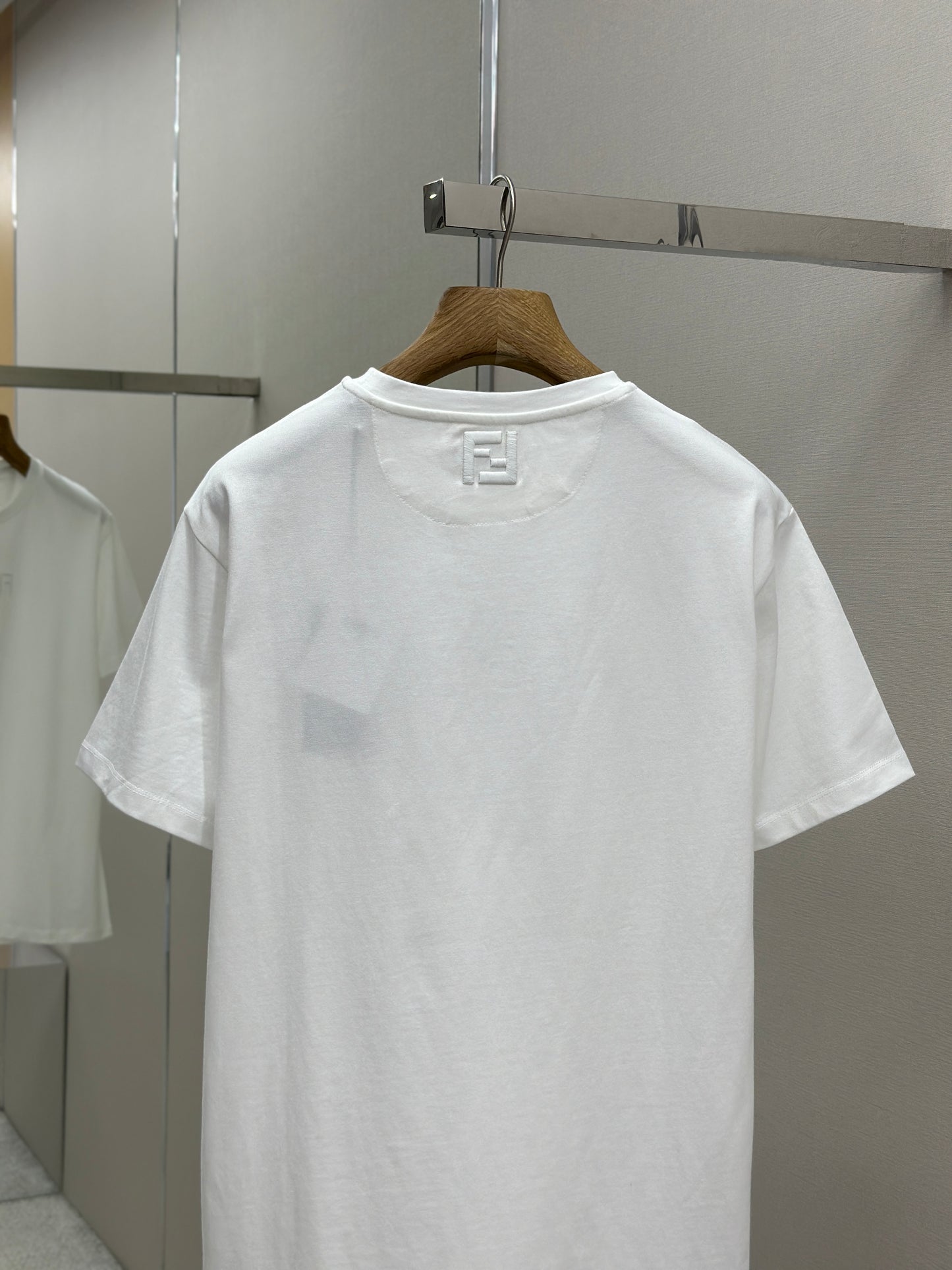FEND1 Embellished with 3D-effect T-shirt
