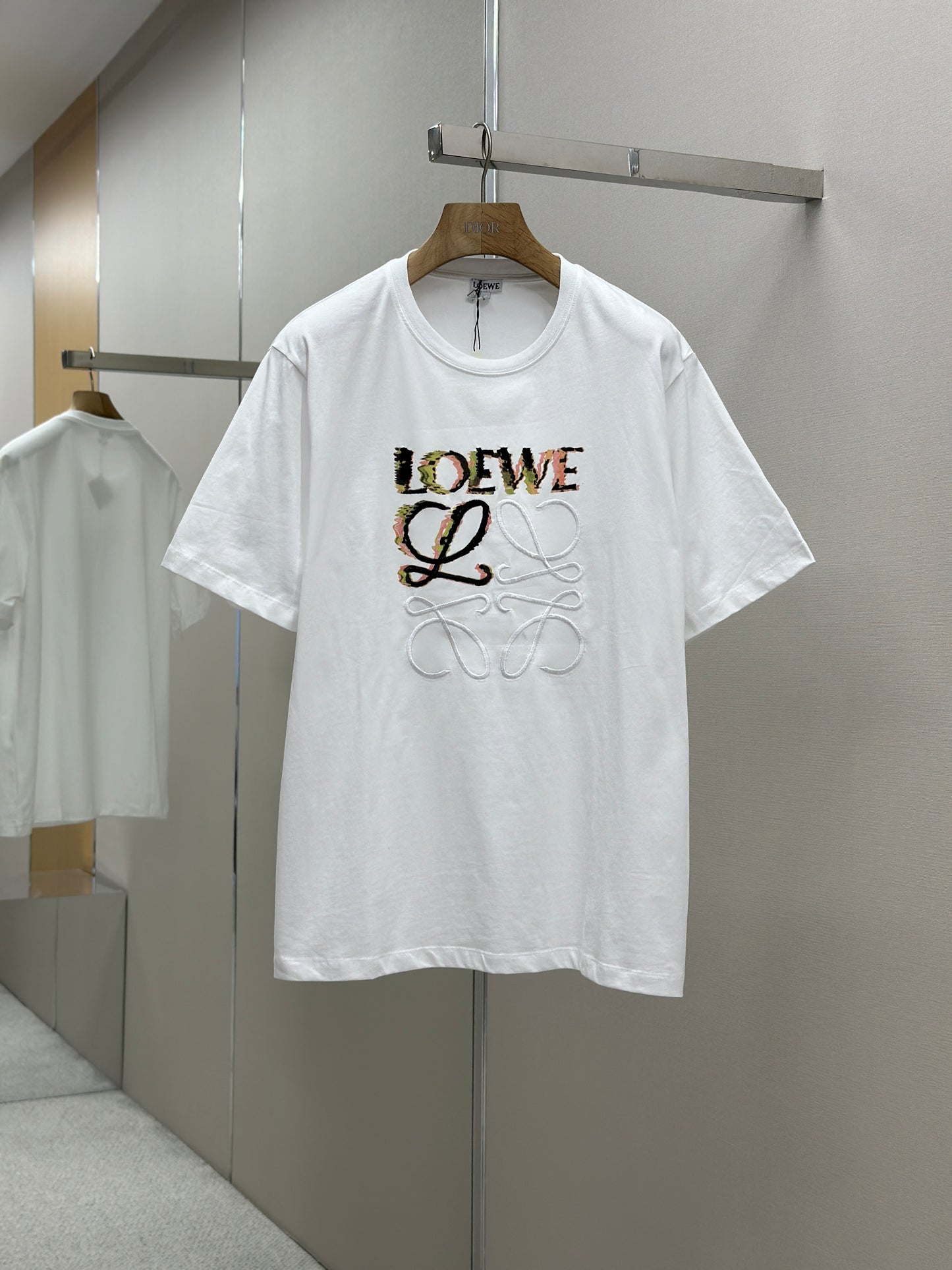 LOE*W Half Hand-Painted Graffiti Embroidered T-Shirt
