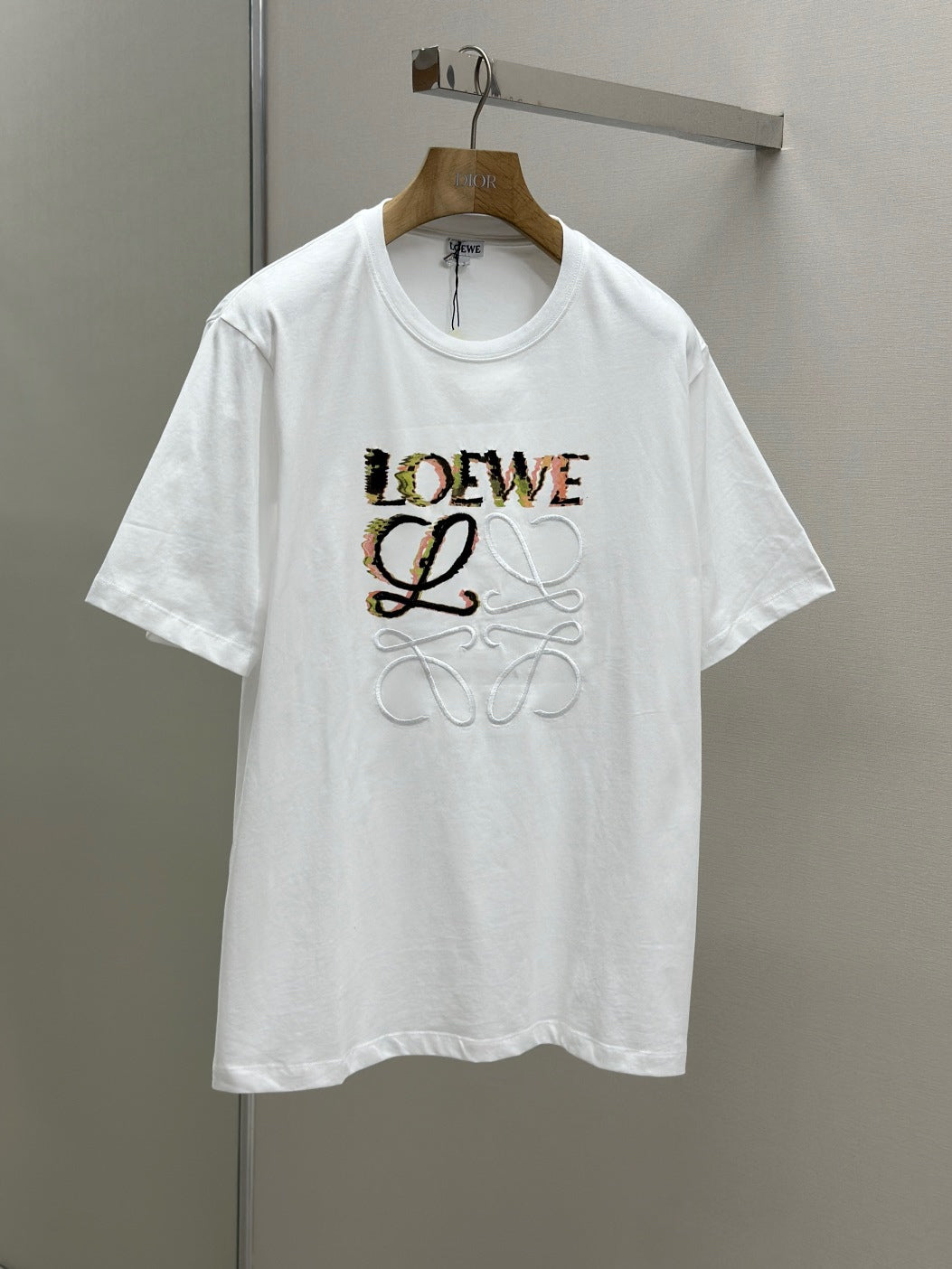 LOE*W Half Hand-Painted Graffiti Embroidered T-Shirt