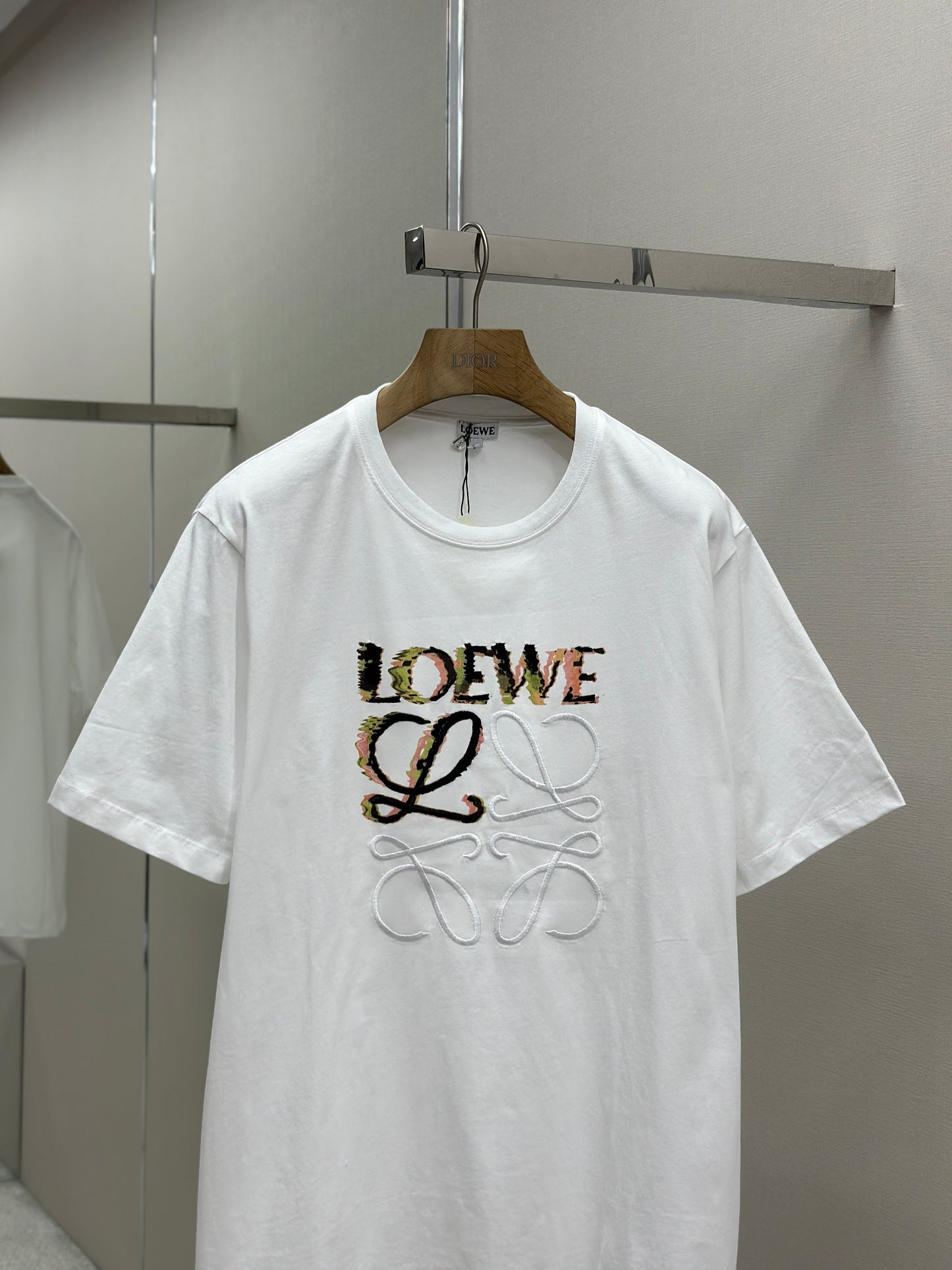 LOE*W Half Hand-Painted Graffiti Embroidered T-Shirt