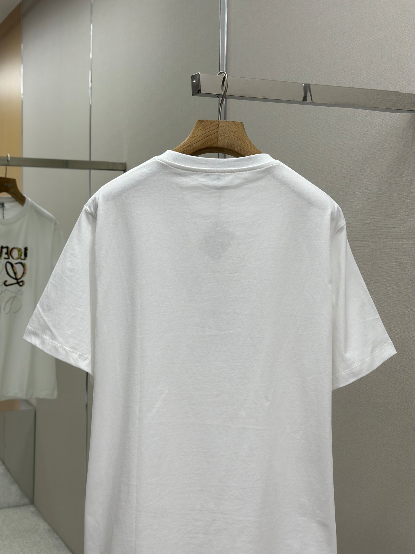 LOE*W Half Hand-Painted Graffiti Embroidered T-Shirt