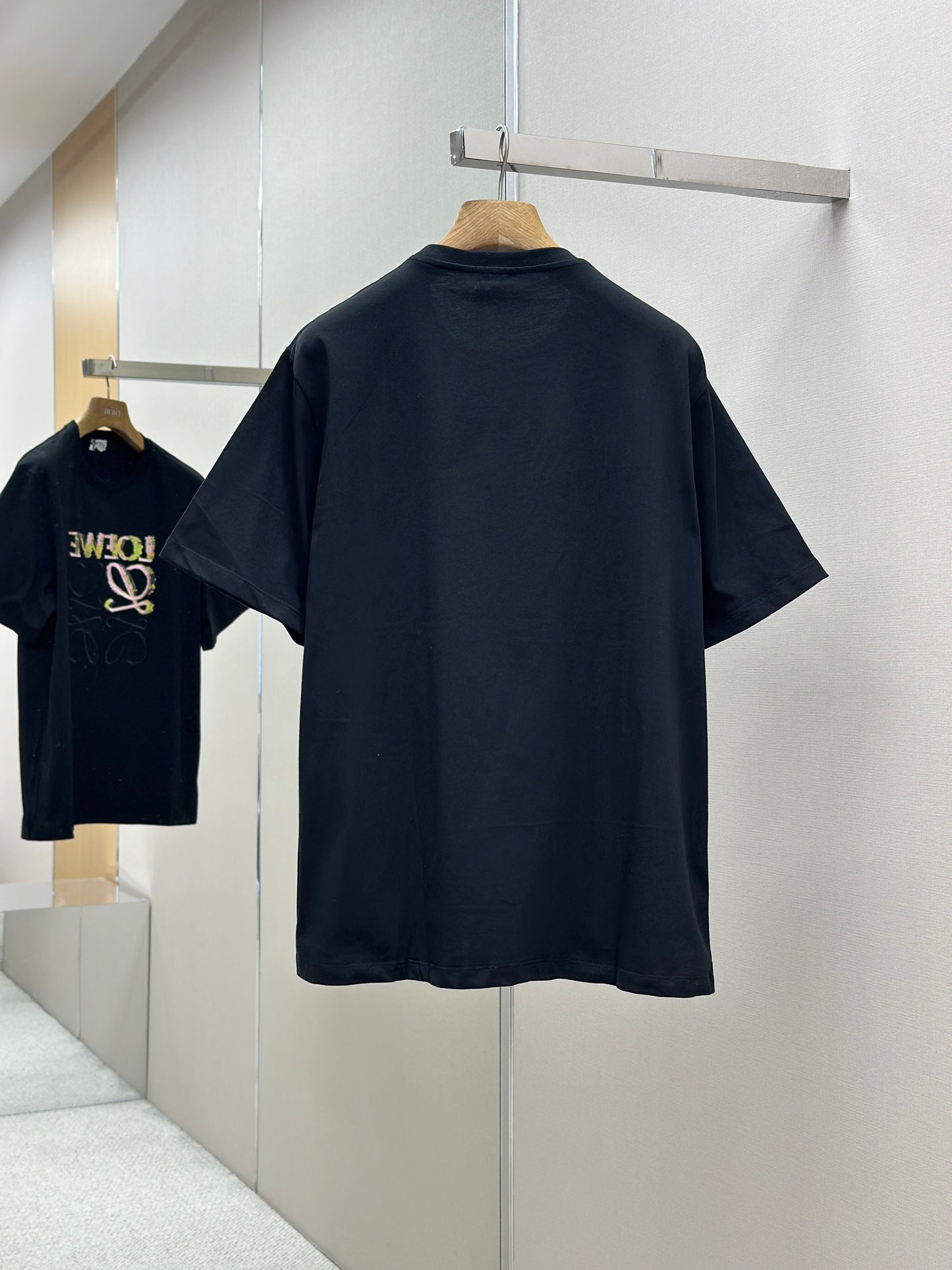 LOE*W Half Hand-Painted Graffiti Embroidered T-Shirt