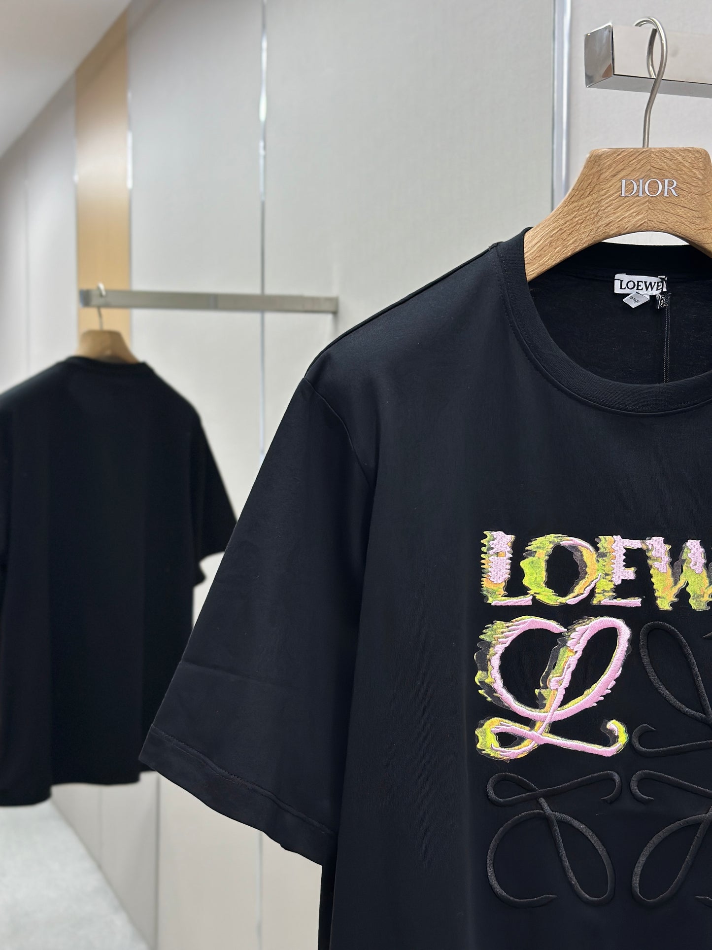LOE*W Half Hand-Painted Graffiti Embroidered T-Shirt