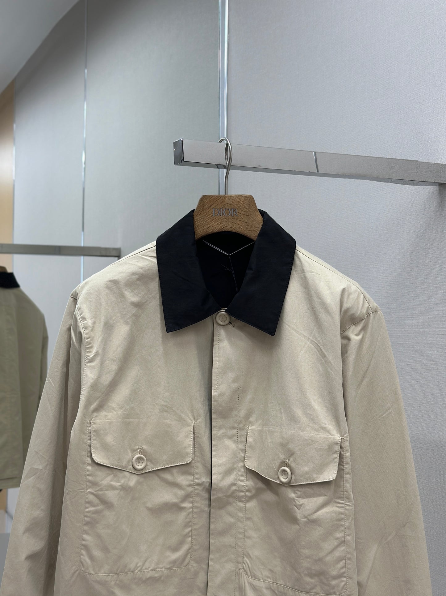 DIO* Jacket with Contrasting Spread Collar