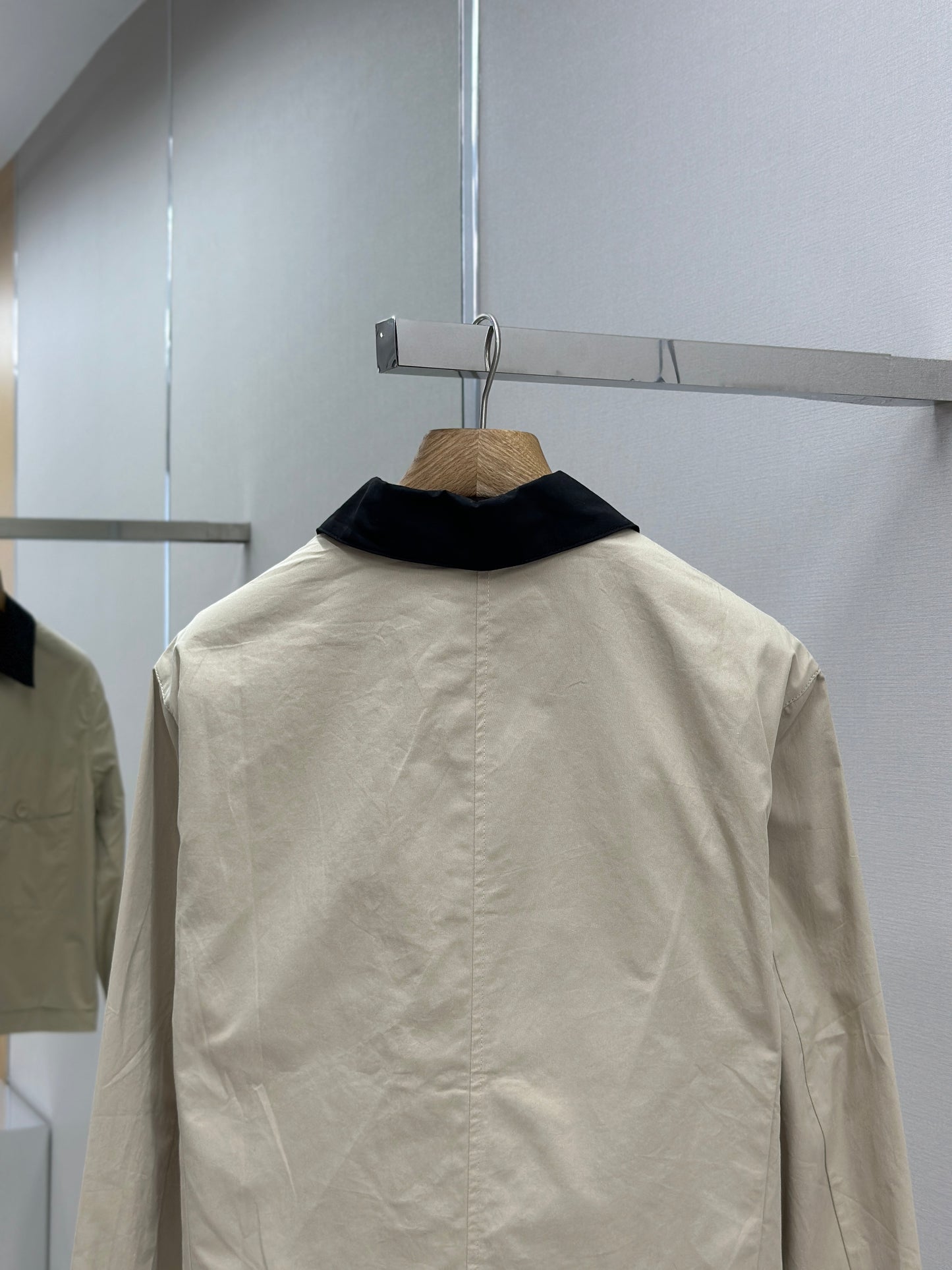 DIO* Jacket with Contrasting Spread Collar
