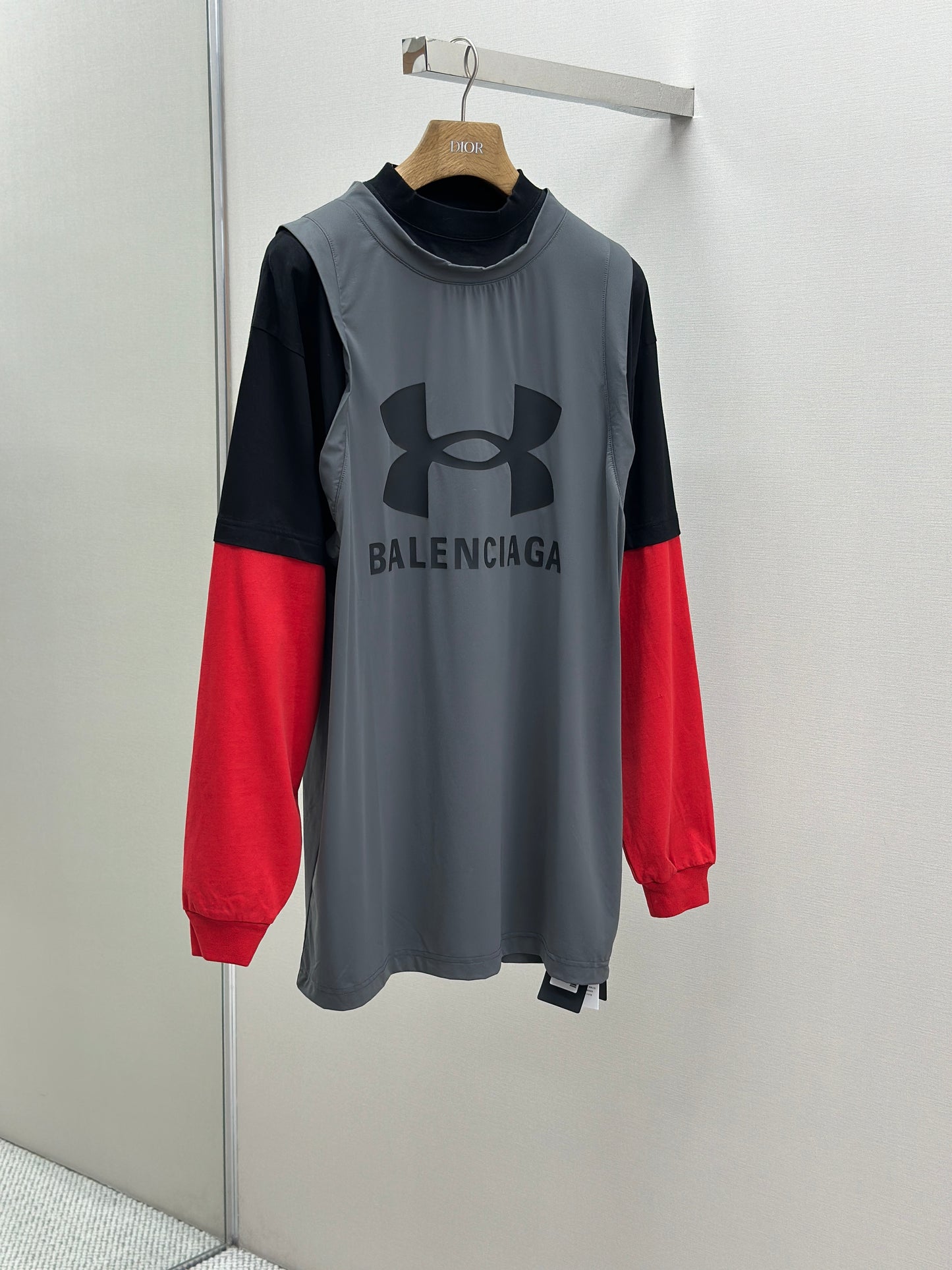 BALENC* Men's Triple Layered T-shirt in Grey/black/red