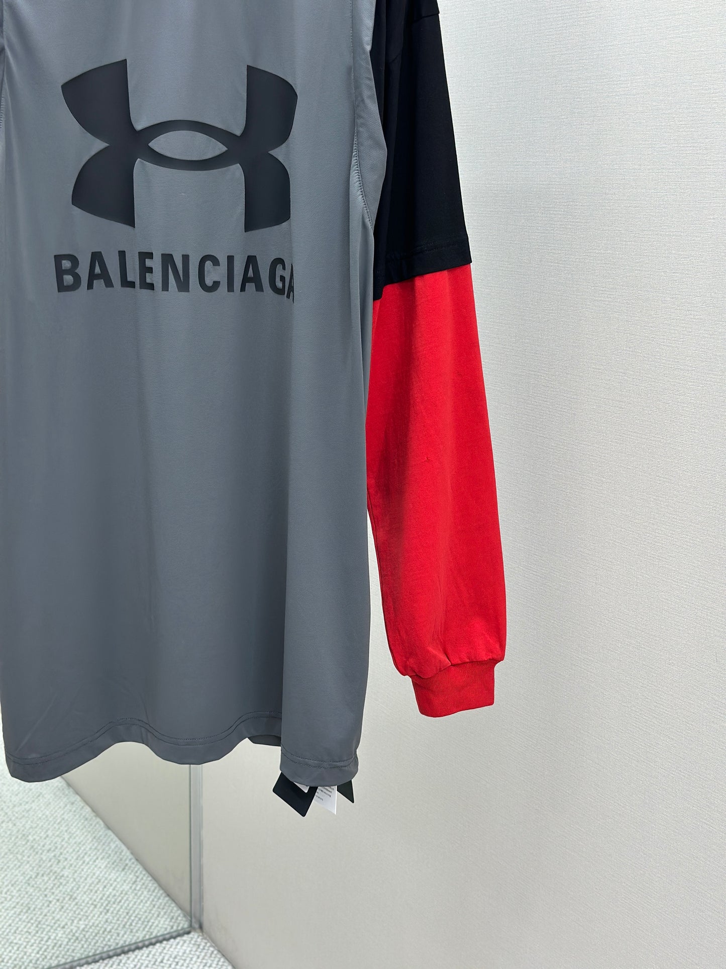 BALENC* Men's Triple Layered T-shirt in Grey/black/red