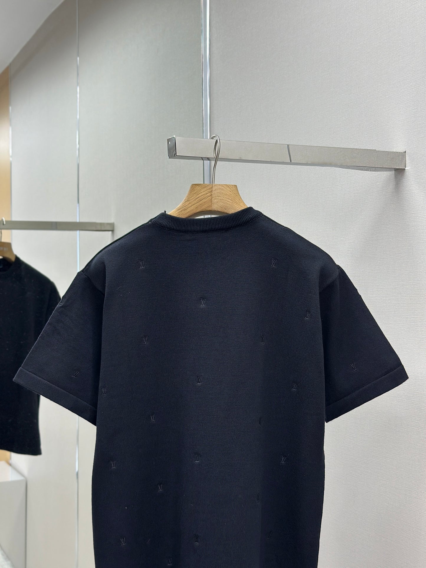 LOUI*V Blason Embroidered Short-Sleeved Crewneck