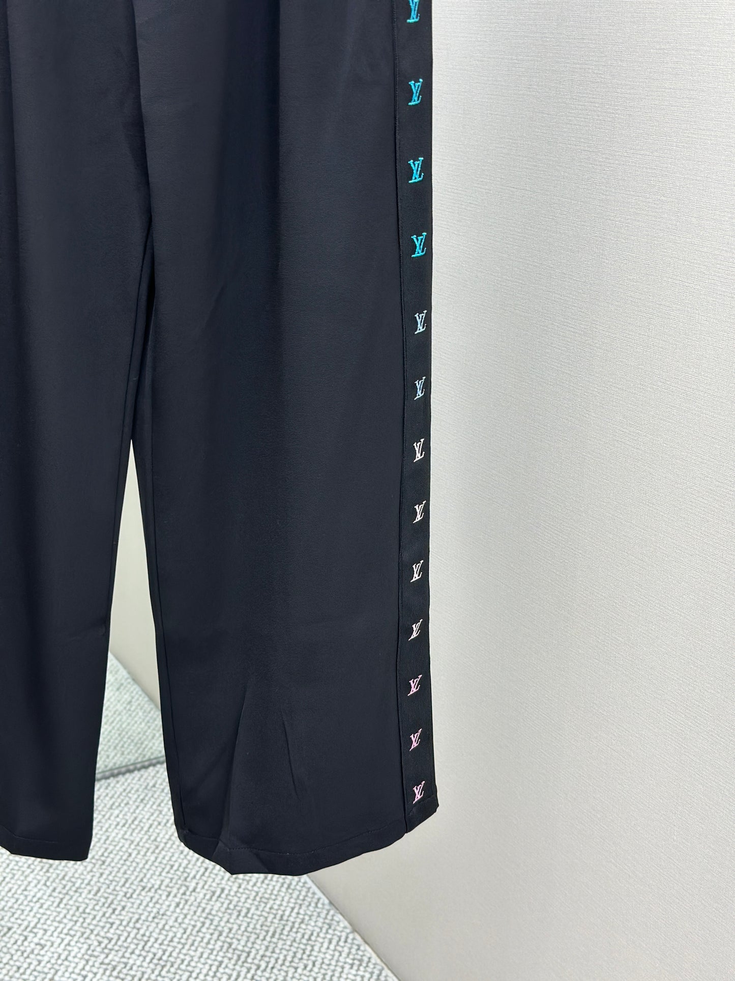 LOUI*V Preppy Tailored Jersey Pants