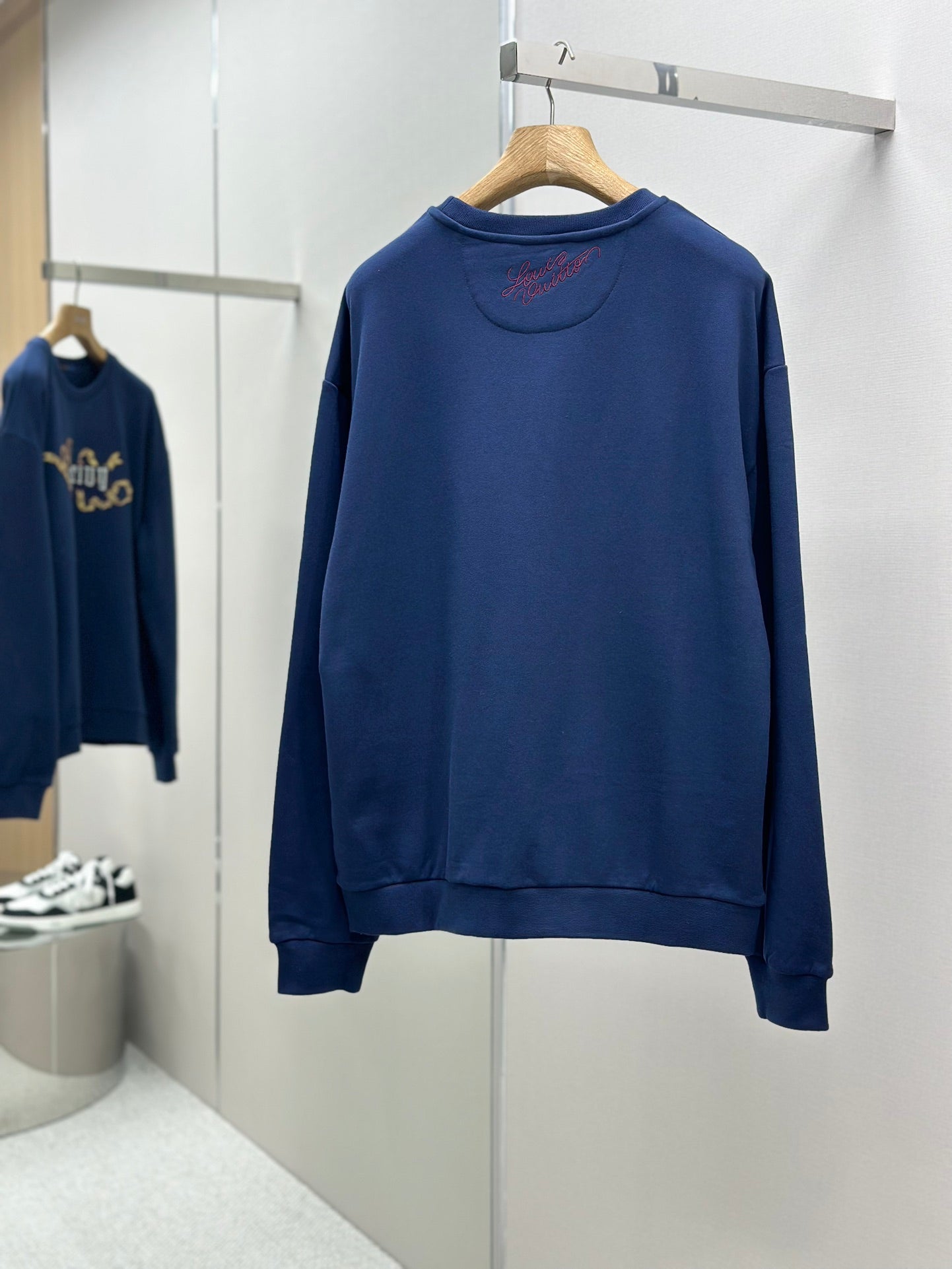 LOUI*V Embroidered Cotton Crewneck